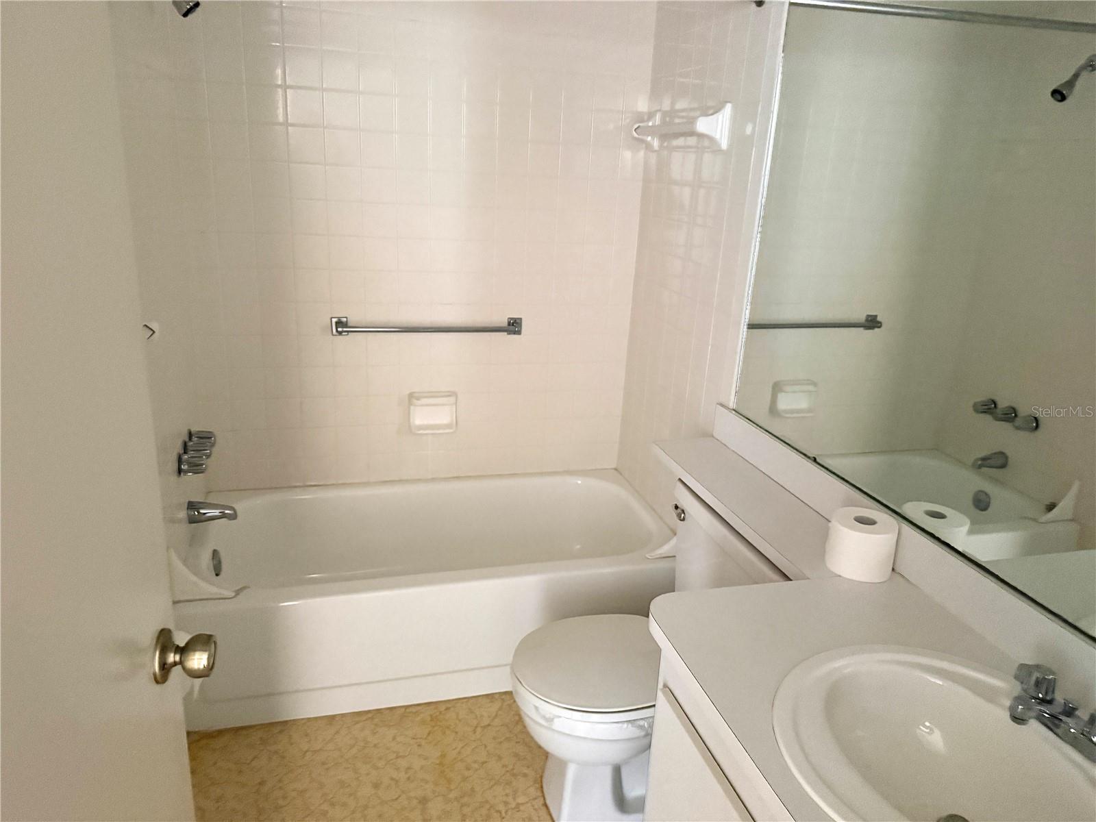 425 30th Ave W #c204 Property Photo 20