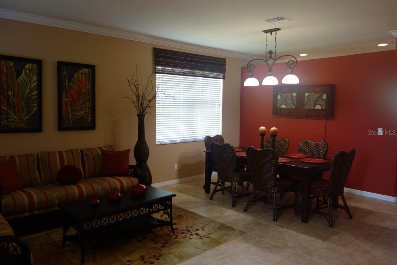 339 River Enclave Ct Property Photo 4