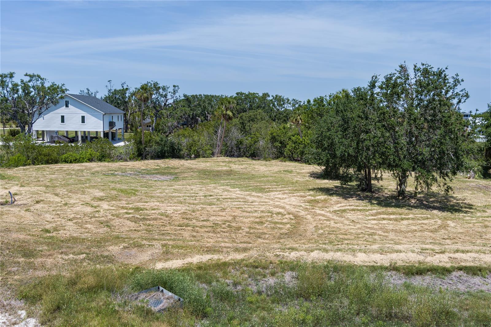 818 Bayou Point Ct Property Photo 4