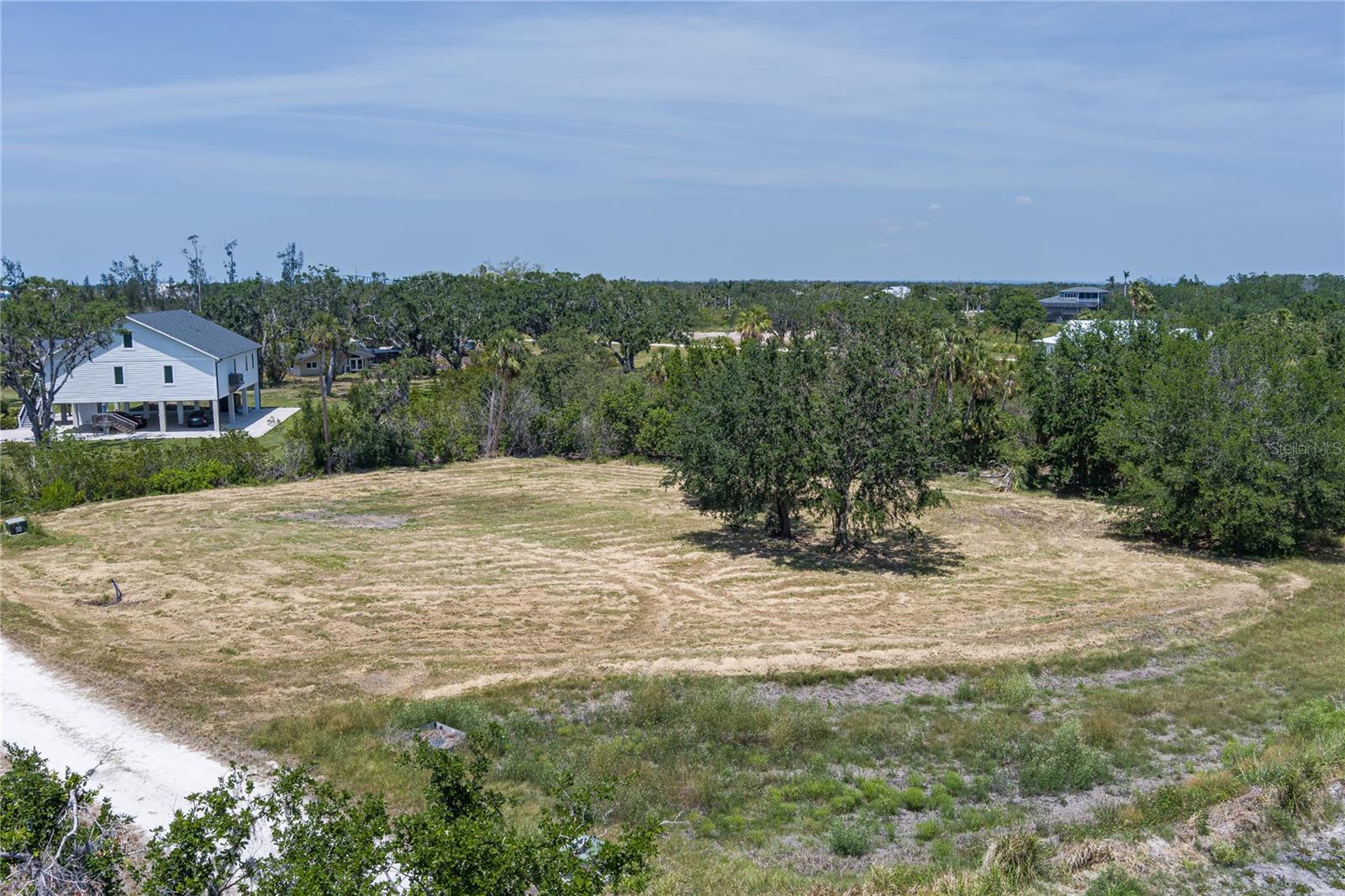 818 Bayou Point Ct Property Photo 5