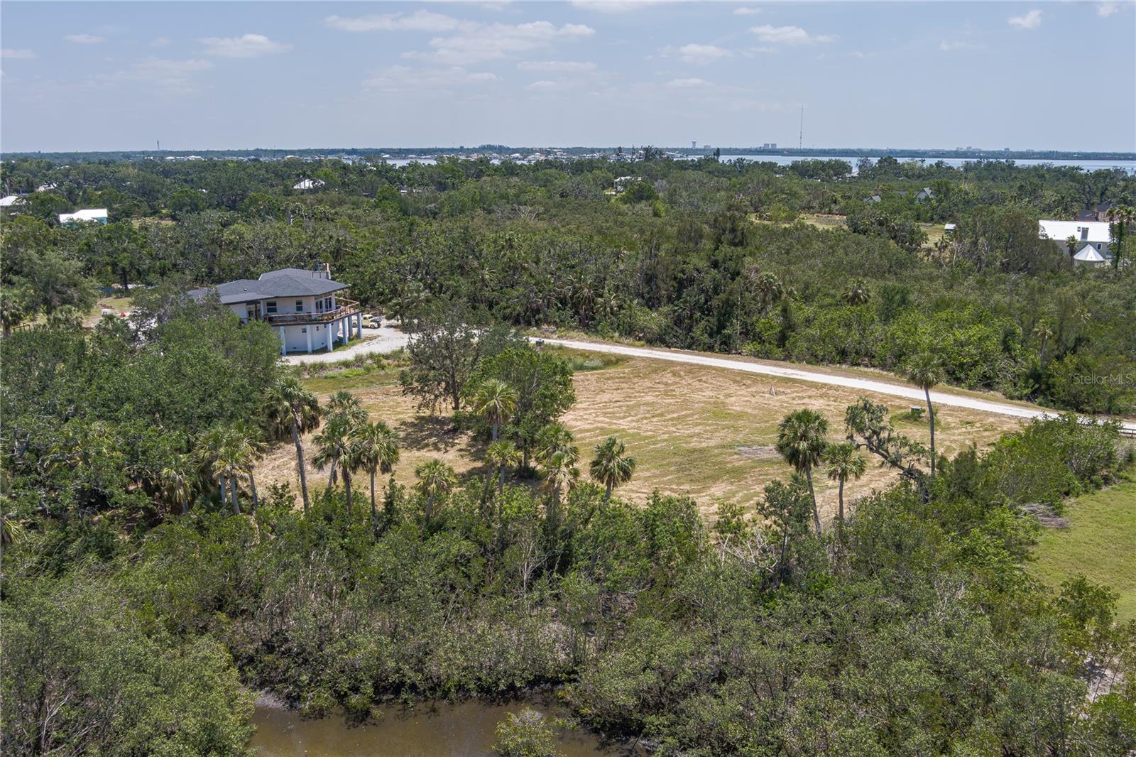 818 Bayou Point Ct Property Photo 10