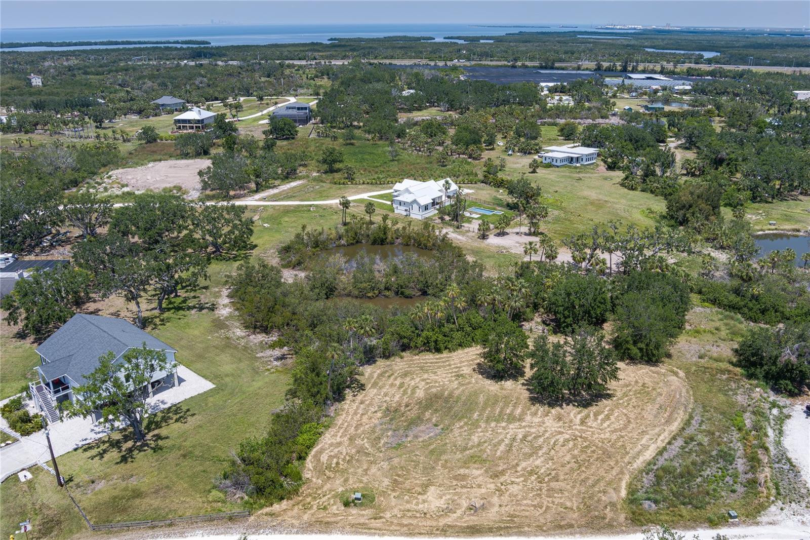 818 Bayou Point Ct Property Photo 12