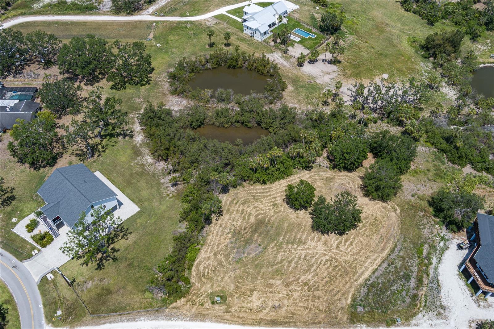 818 Bayou Point Ct Property Photo 13