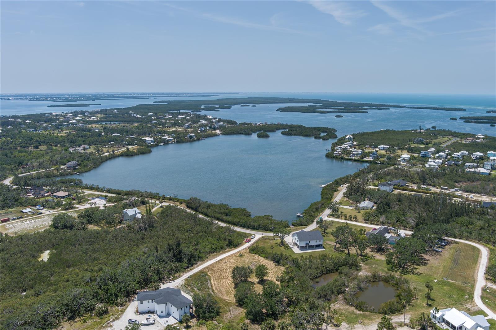 818 Bayou Point Ct Property Photo 14