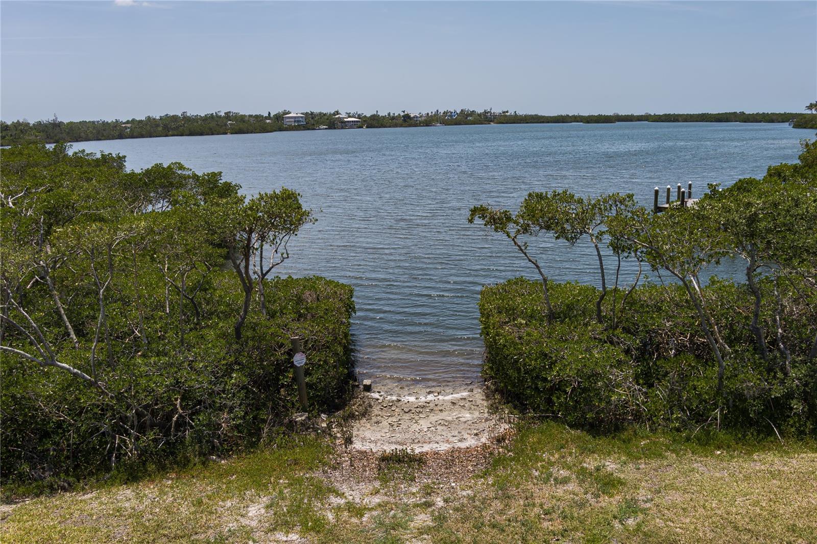 818 Bayou Point Ct Property Photo 17