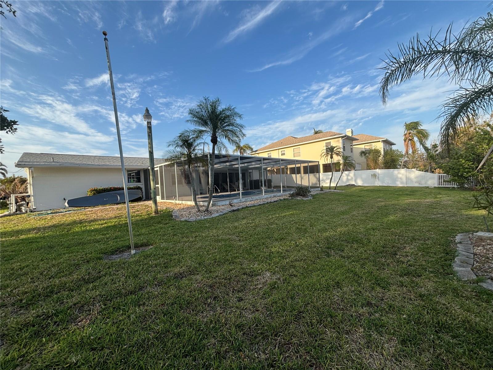 4411 Dolphin Ln Property Photo 2