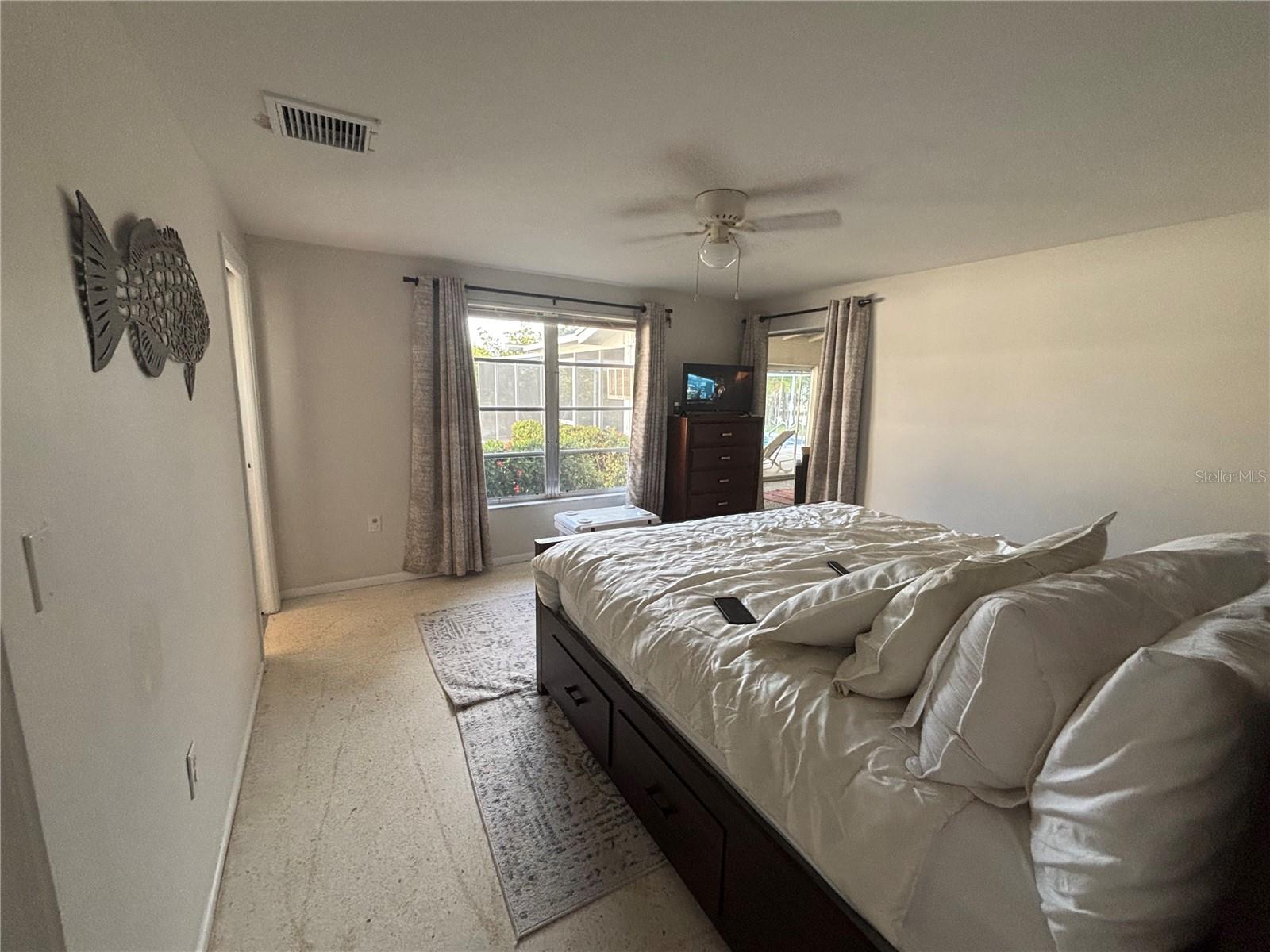 4411 Dolphin Ln Property Photo 9
