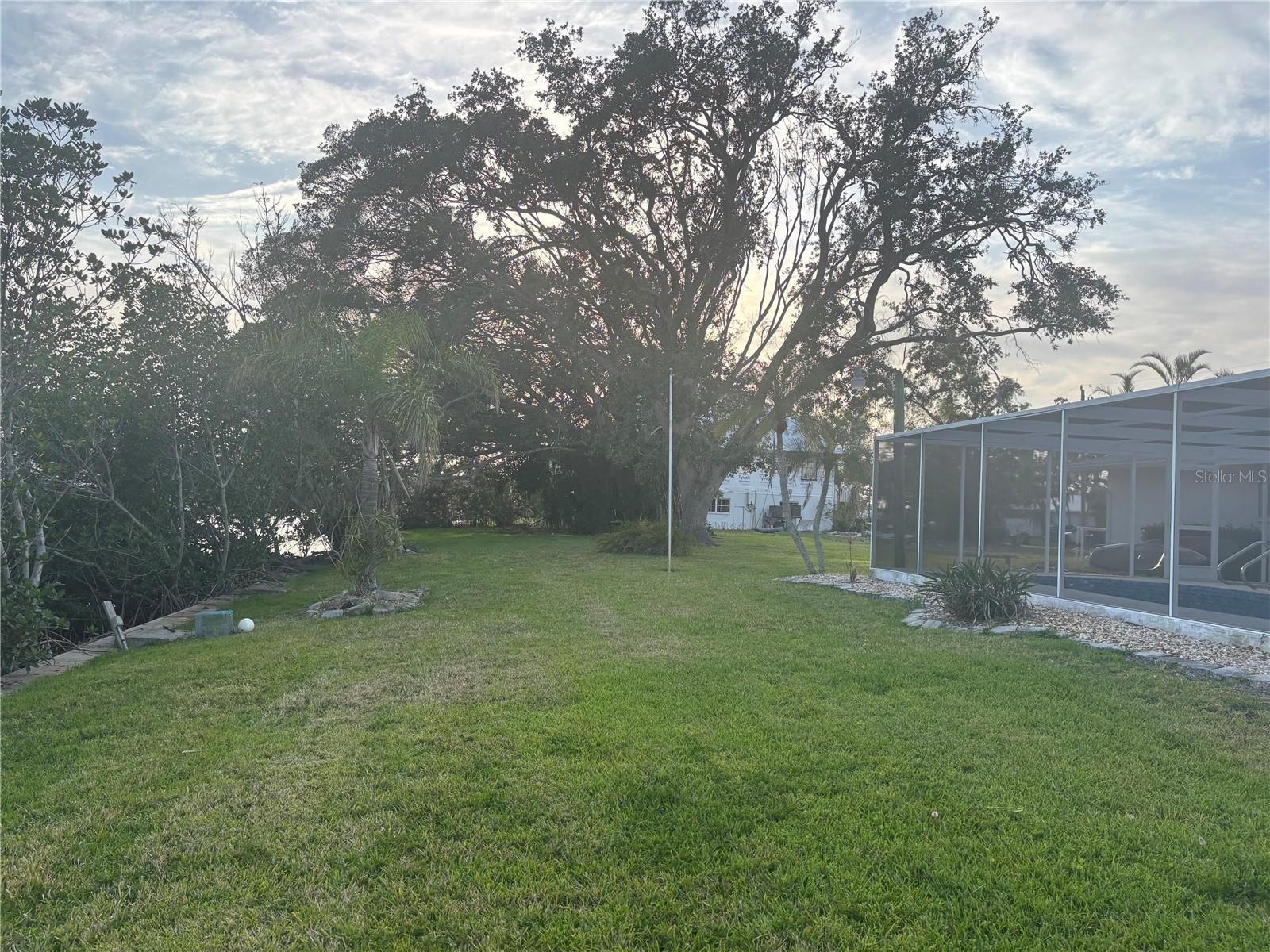 4411 Dolphin Ln Property Photo 14