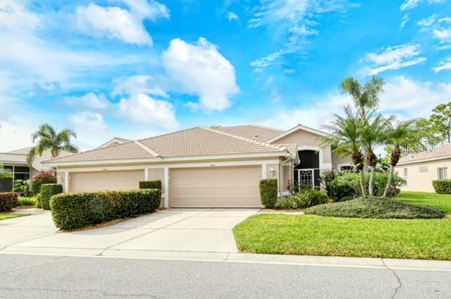 9480 FOREST HILLS CIR Property Photo 1