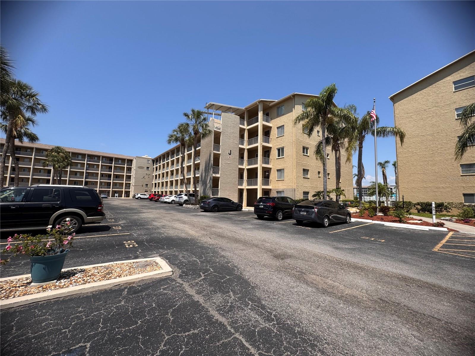 3647 Lake Bayshore Dr #416 Property Photo