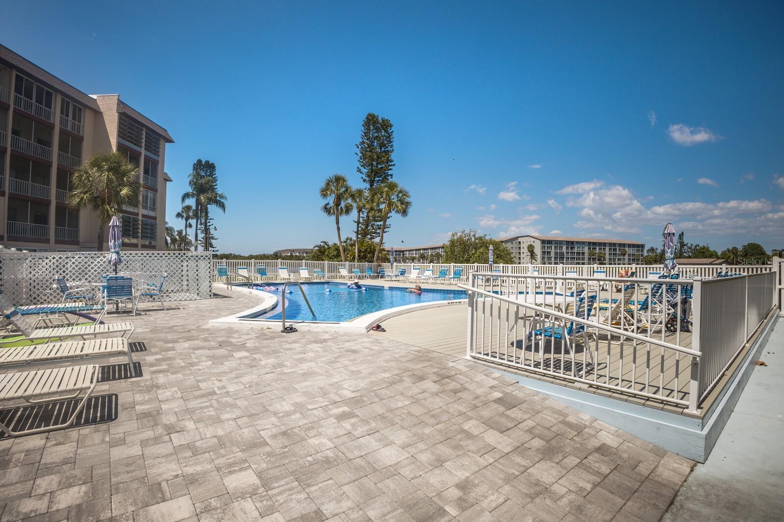 4015 Lake Bayshore Dr #108 Property Photo 27