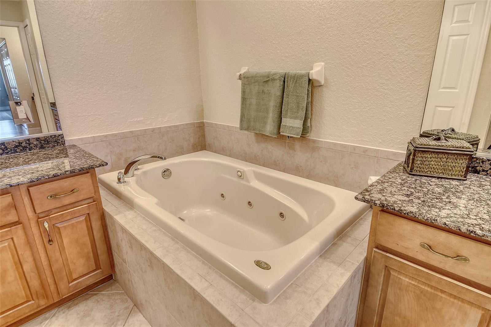 5100 Jessie Harbor Dr #504 Property Photo 35