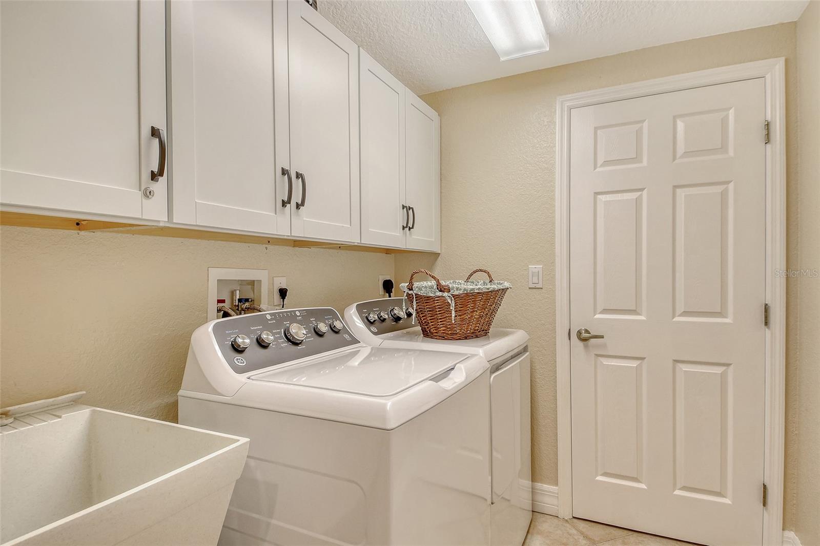 5100 Jessie Harbor Dr #504 Property Photo 44