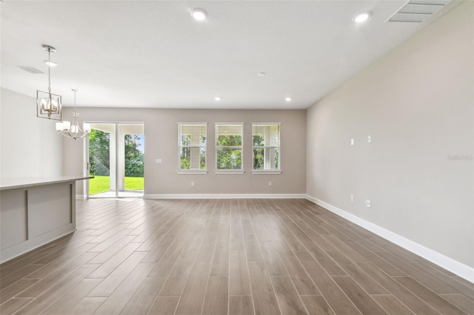 620 Nasturtium Ct Property Photo 9