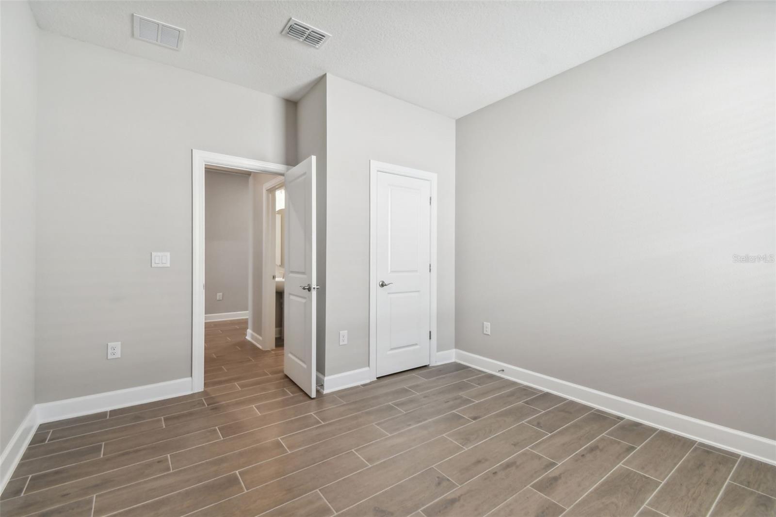 620 Nasturtium Ct Property Photo 32