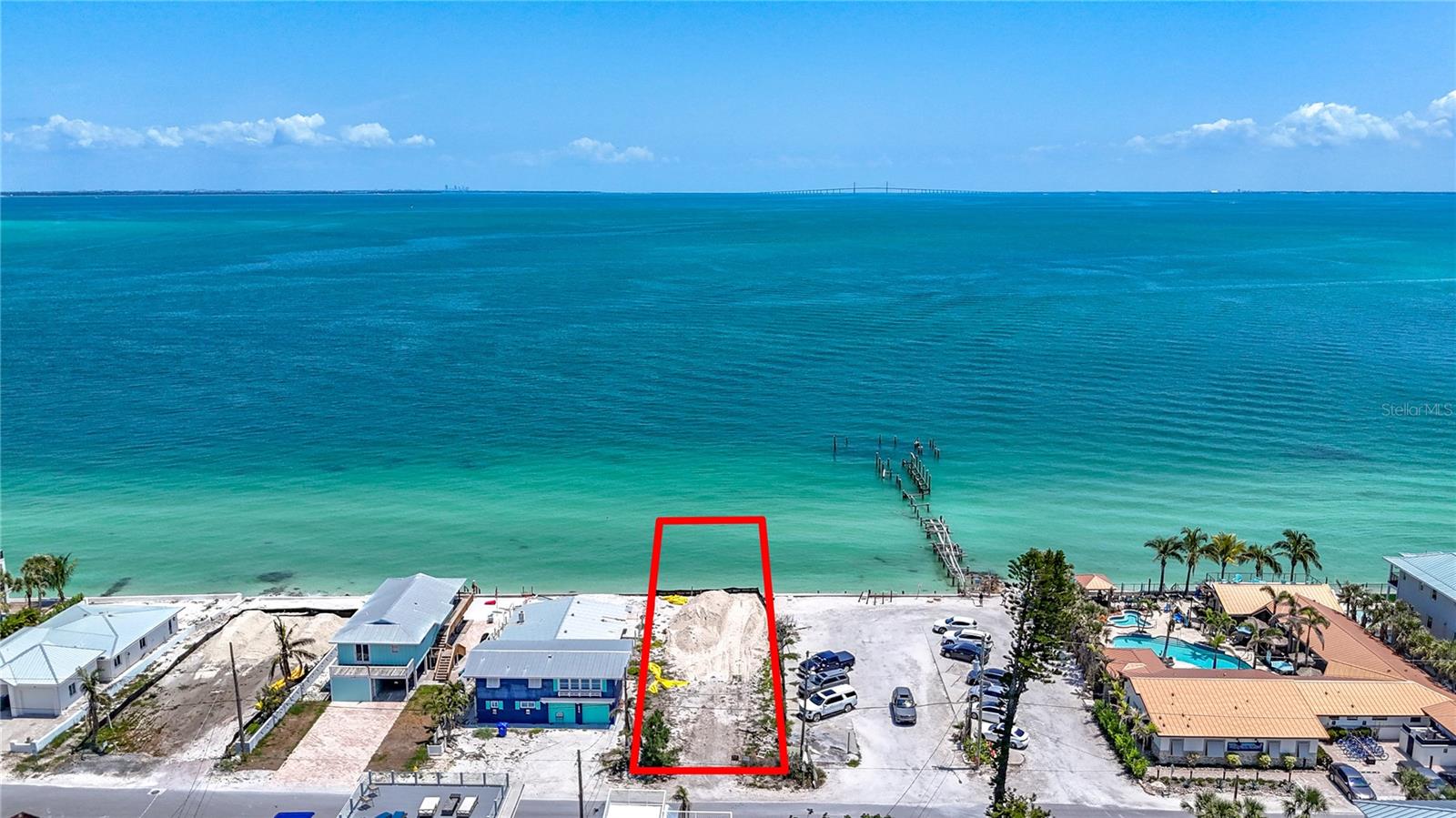 873 N Shore Dr Property Photo 1