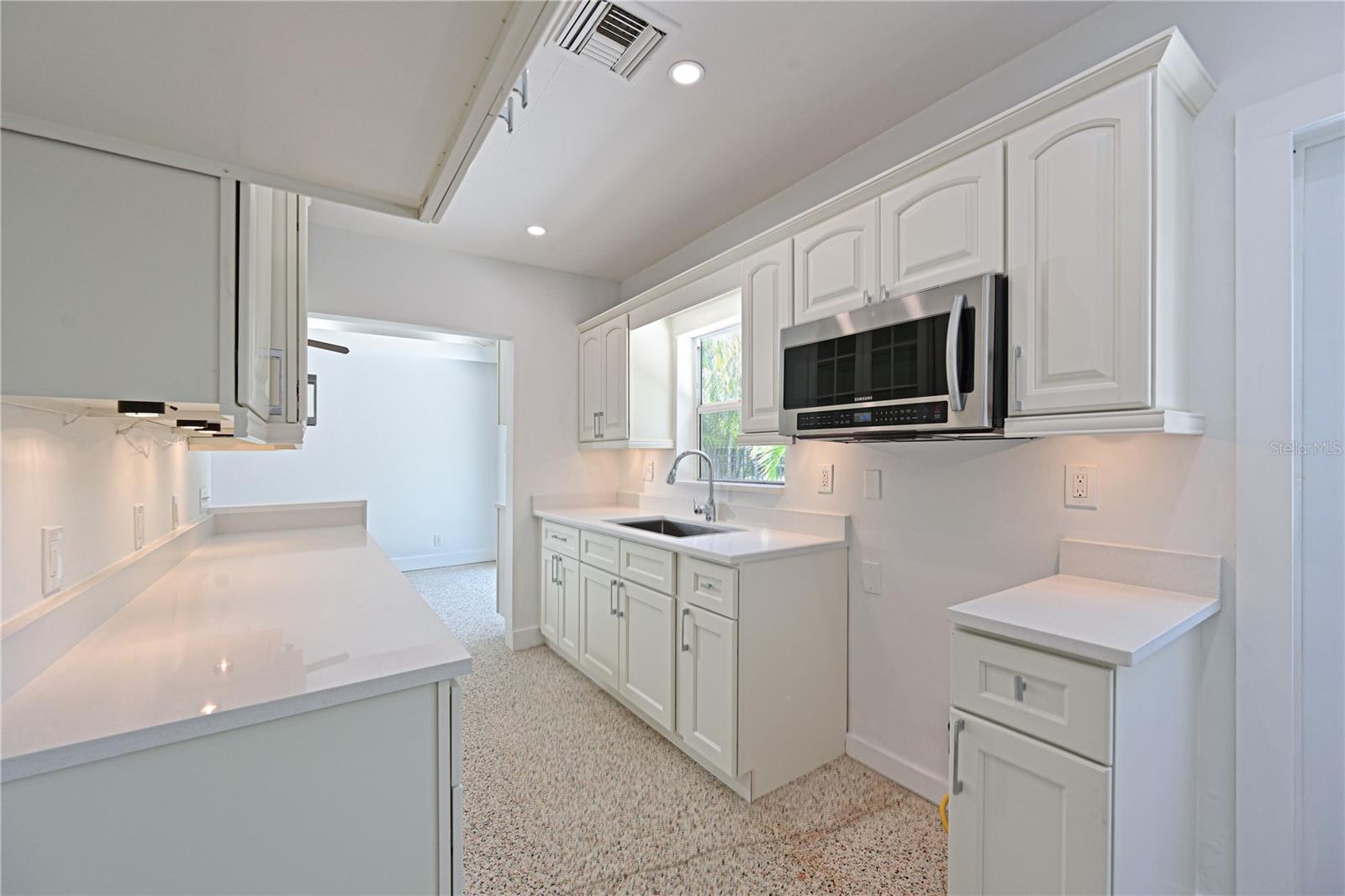 5924 Gulf Of Mexico Dr Property Photo 14