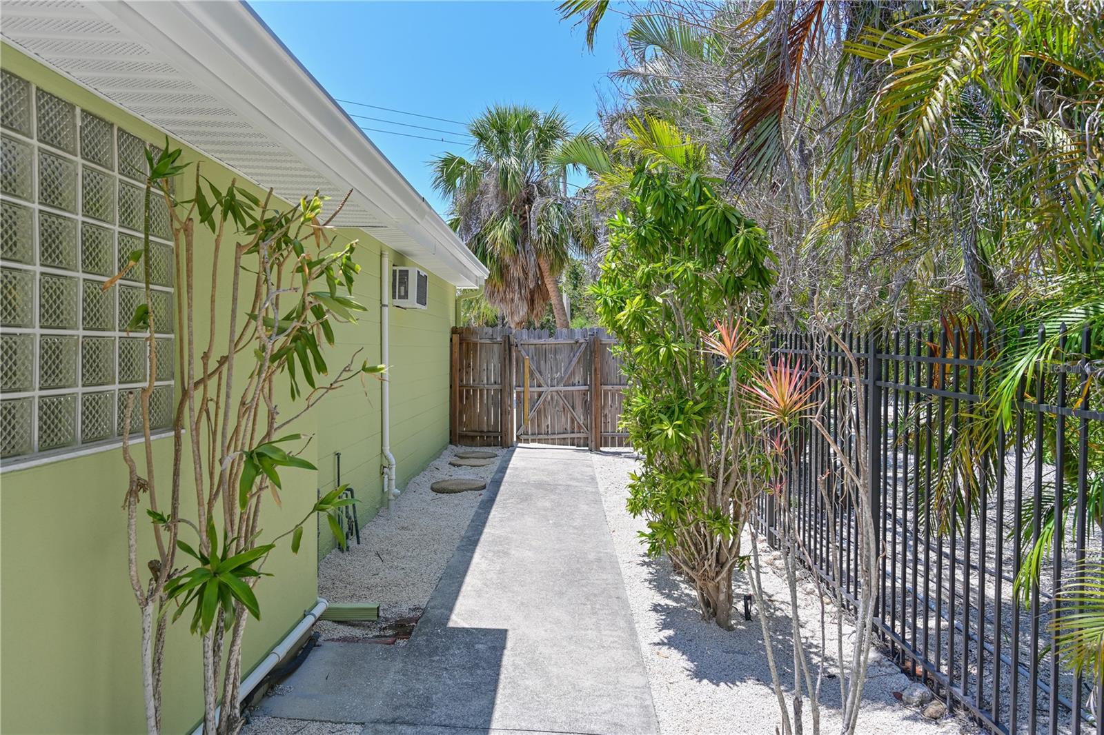 5924 Gulf Of Mexico Dr Property Photo 31