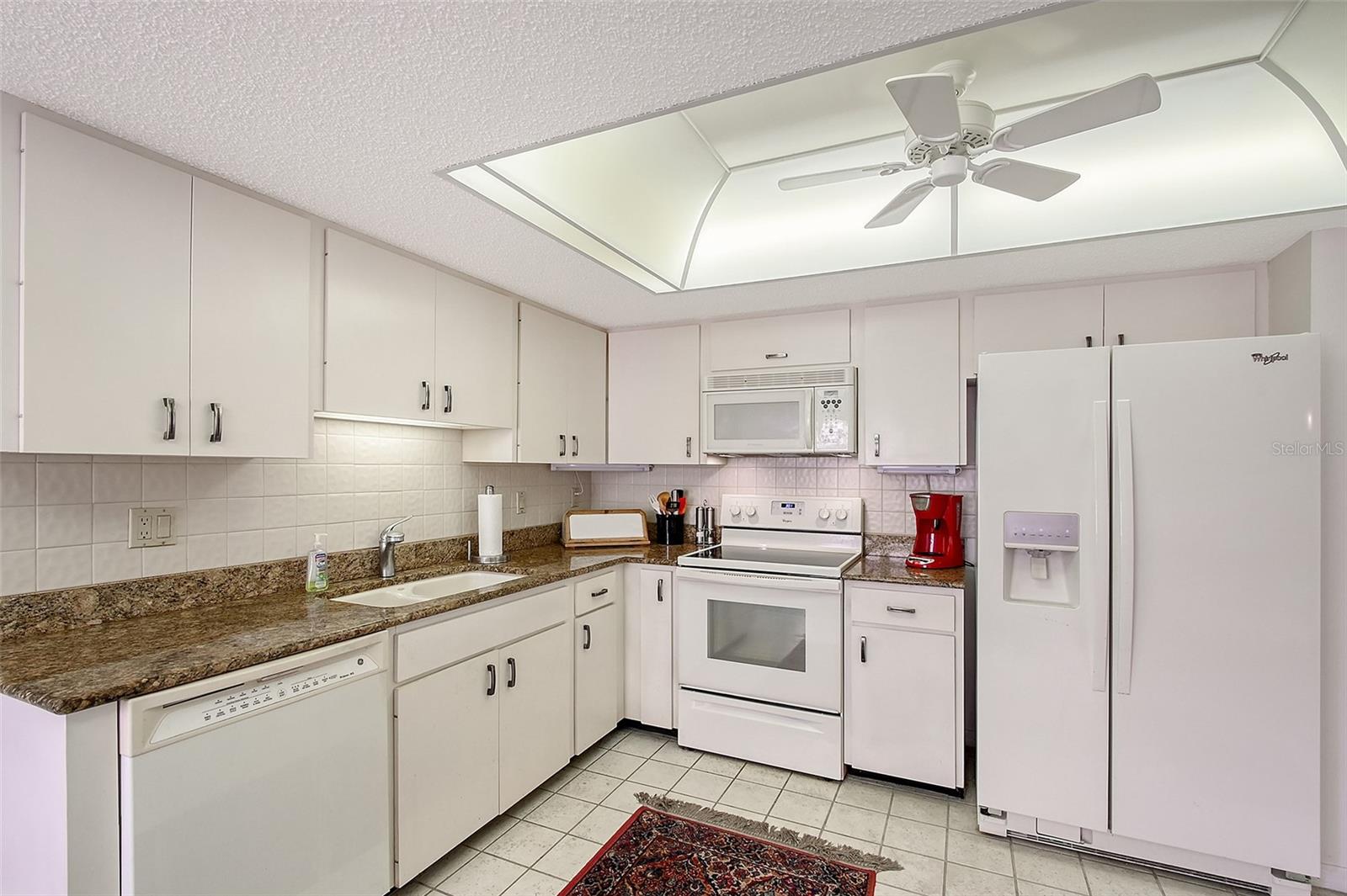 6096 Wilshire Blvd #9 Property Photo 6