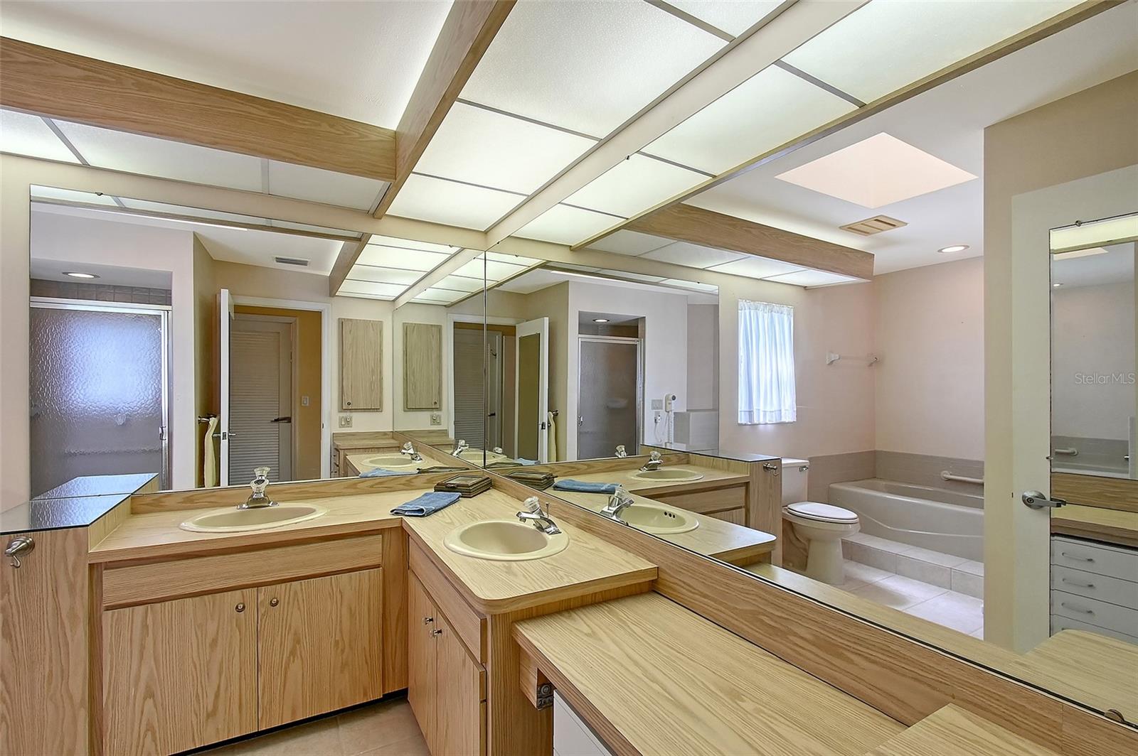 6096 Wilshire Blvd #9 Property Photo 11