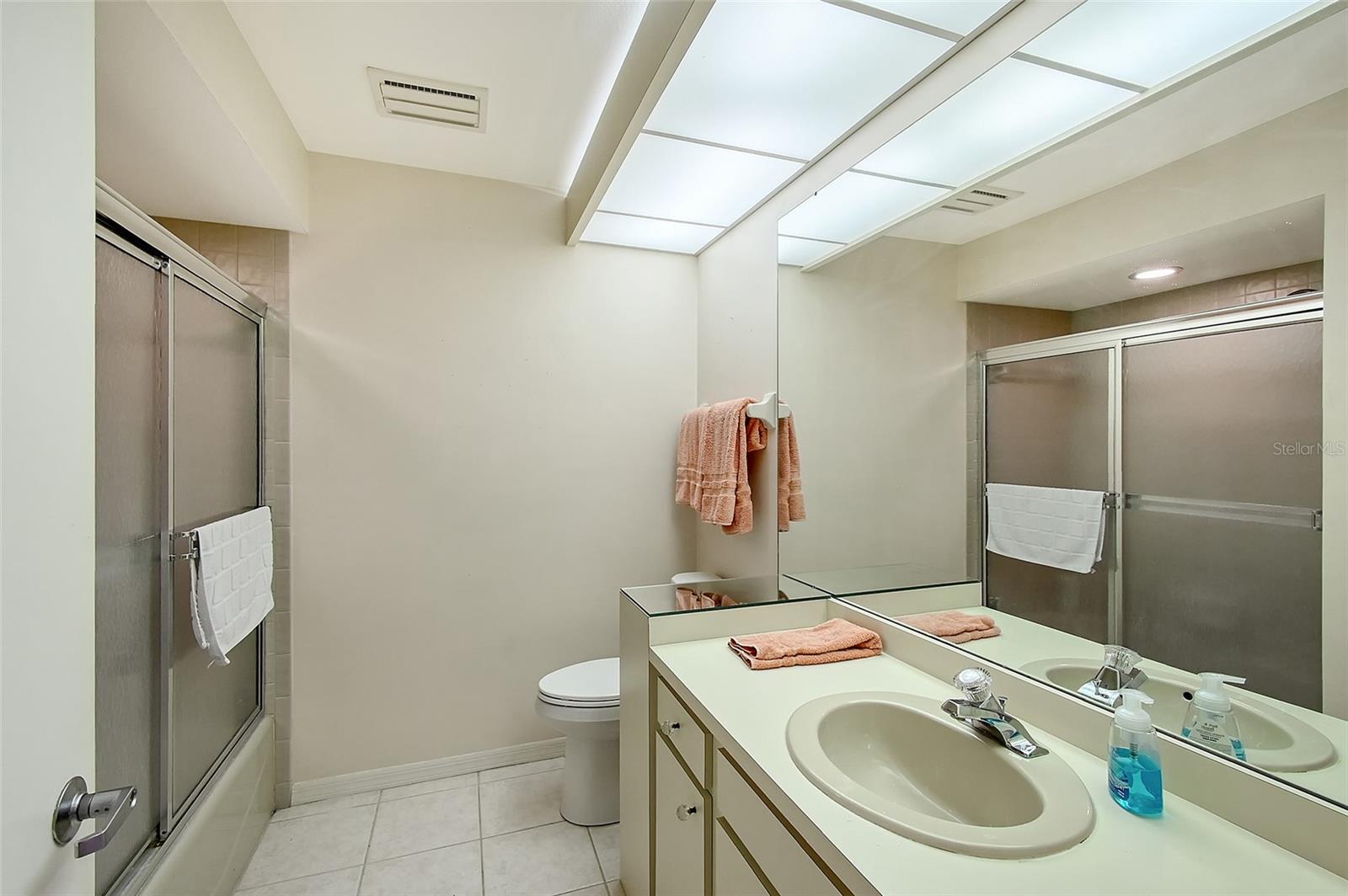 6096 Wilshire Blvd #9 Property Photo 14