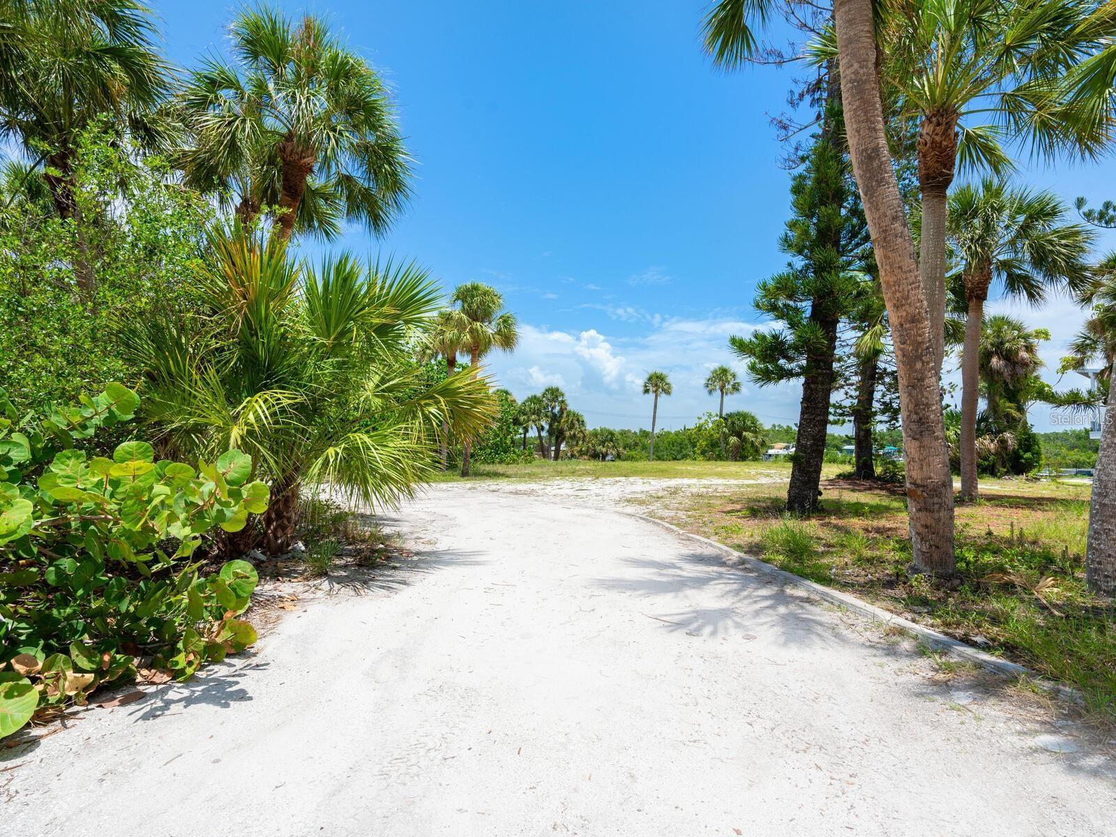 4020 Casey Key Rd Property Photo 4