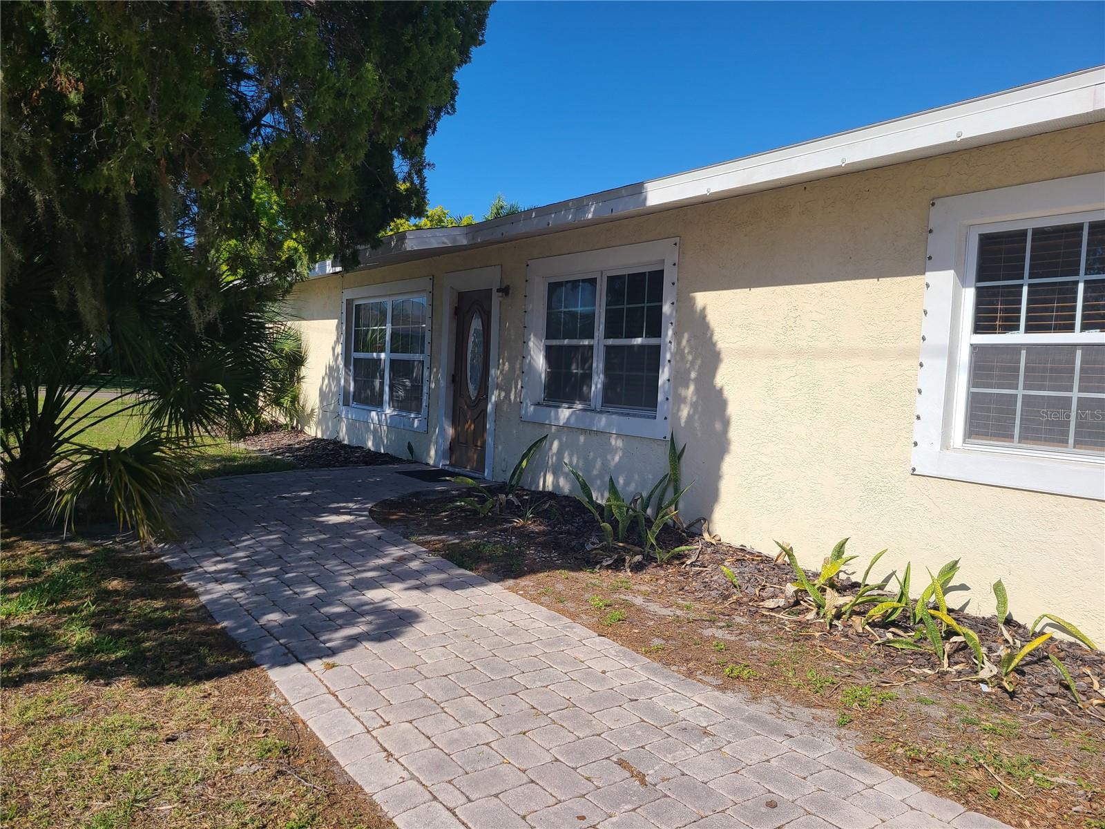 2102 Hillview St Property Photo