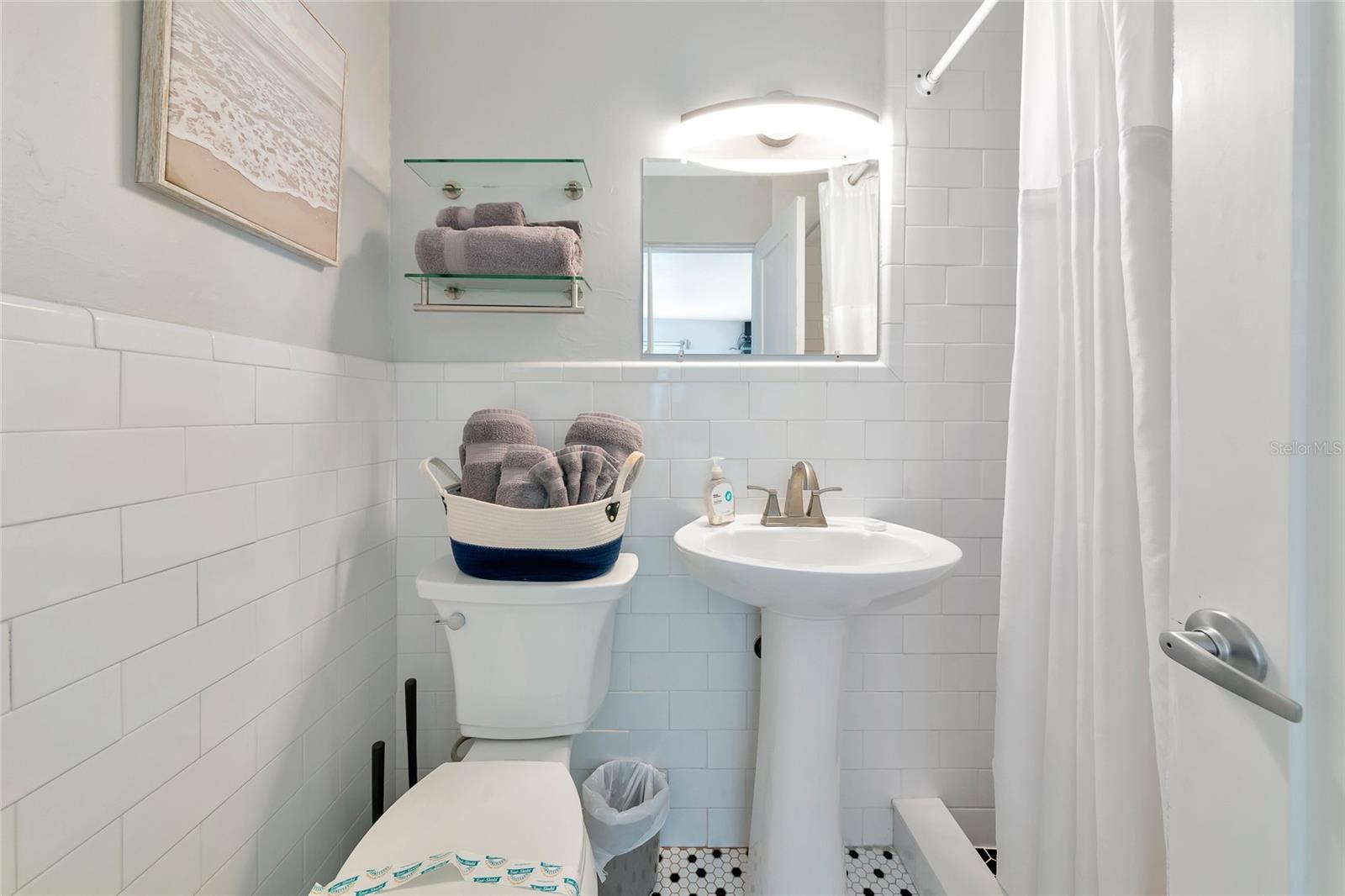 170 Roosevelt Dr #2 Property Photo 18