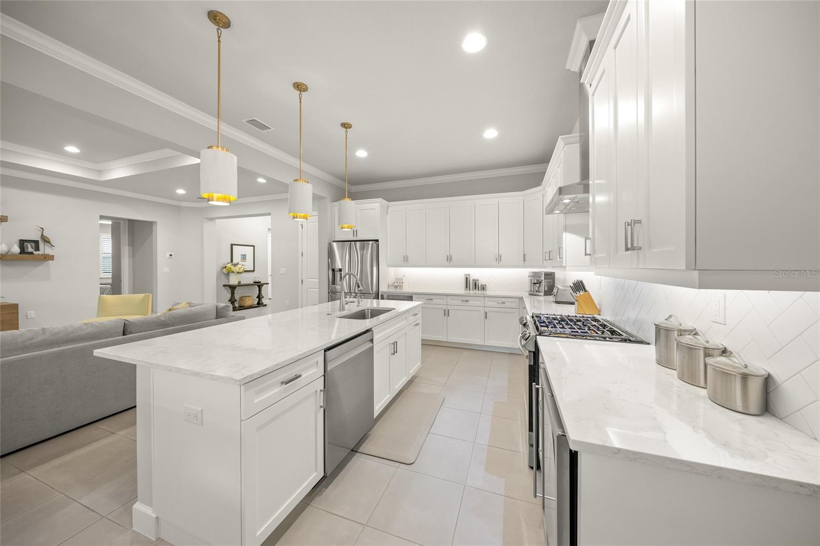 7717 Sandhill Lake Dr Property Photo 13