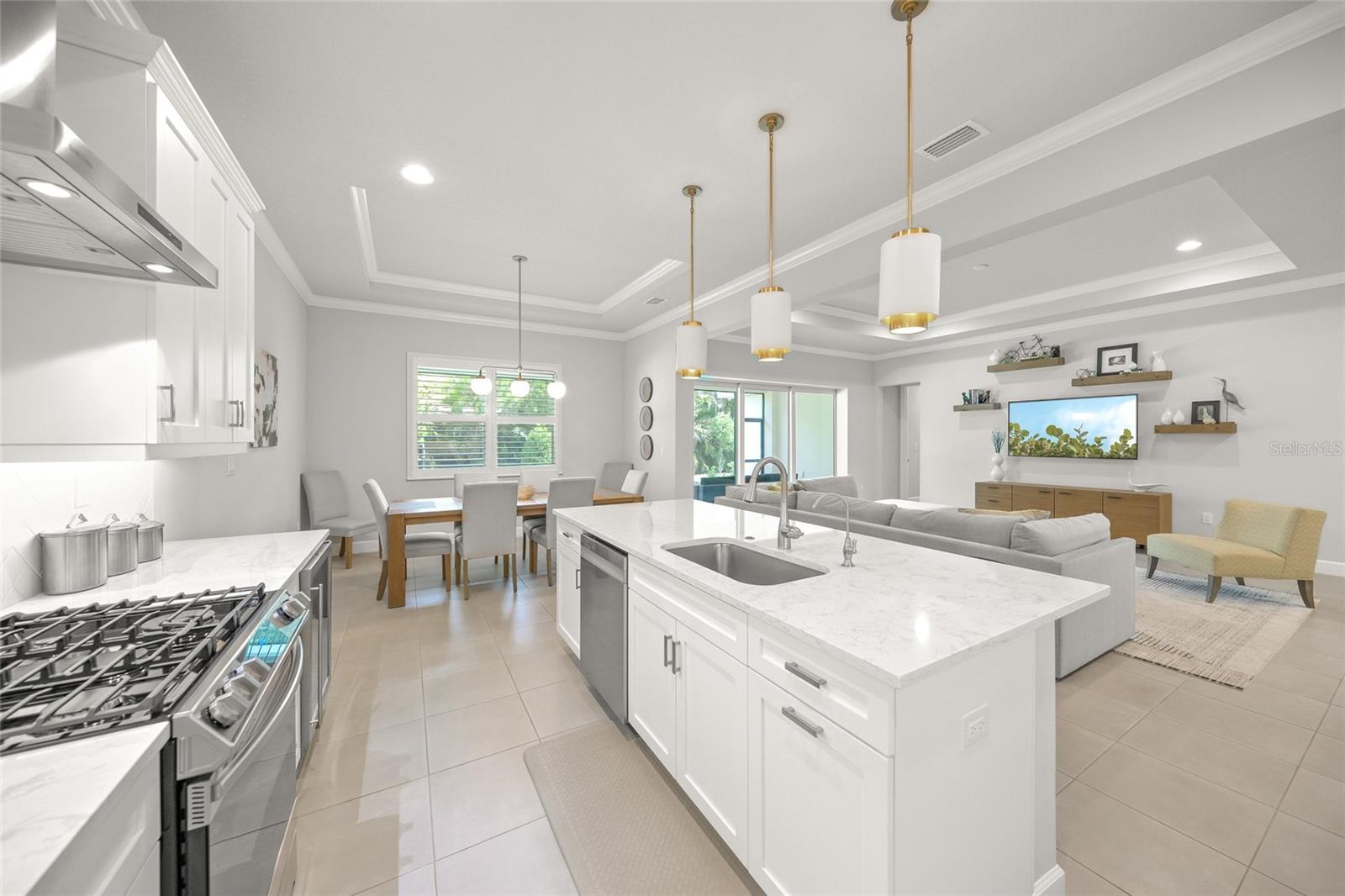 7717 Sandhill Lake Dr Property Photo 14