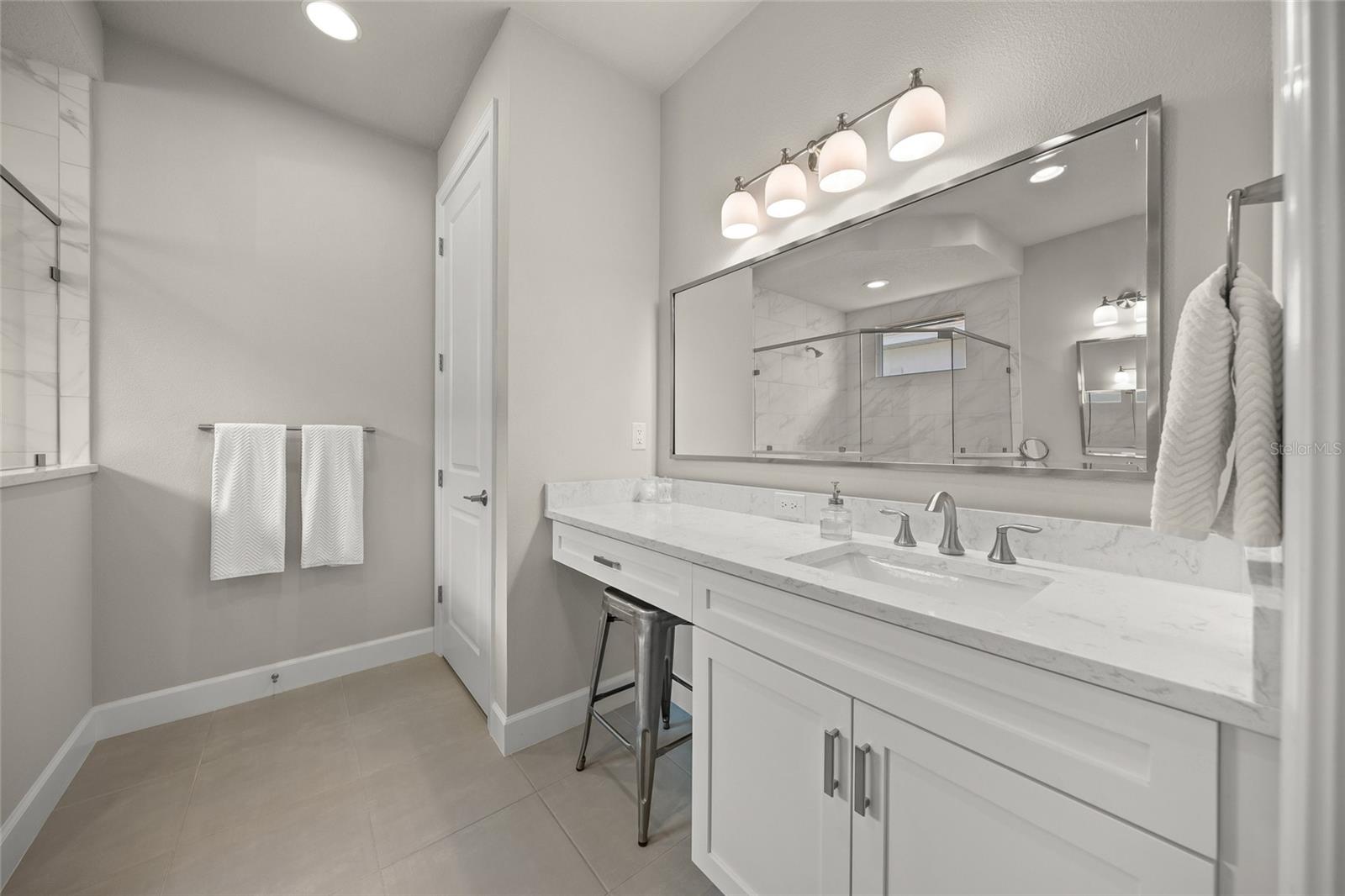 7717 Sandhill Lake Dr Property Photo 27