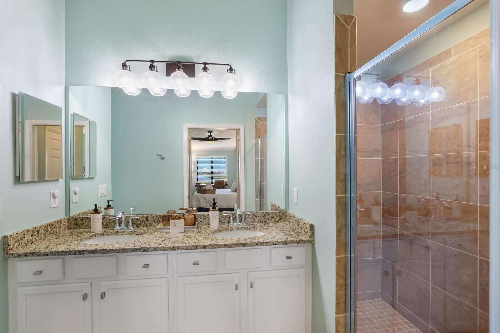 5557 Palmer Cir #202 Property Photo 19