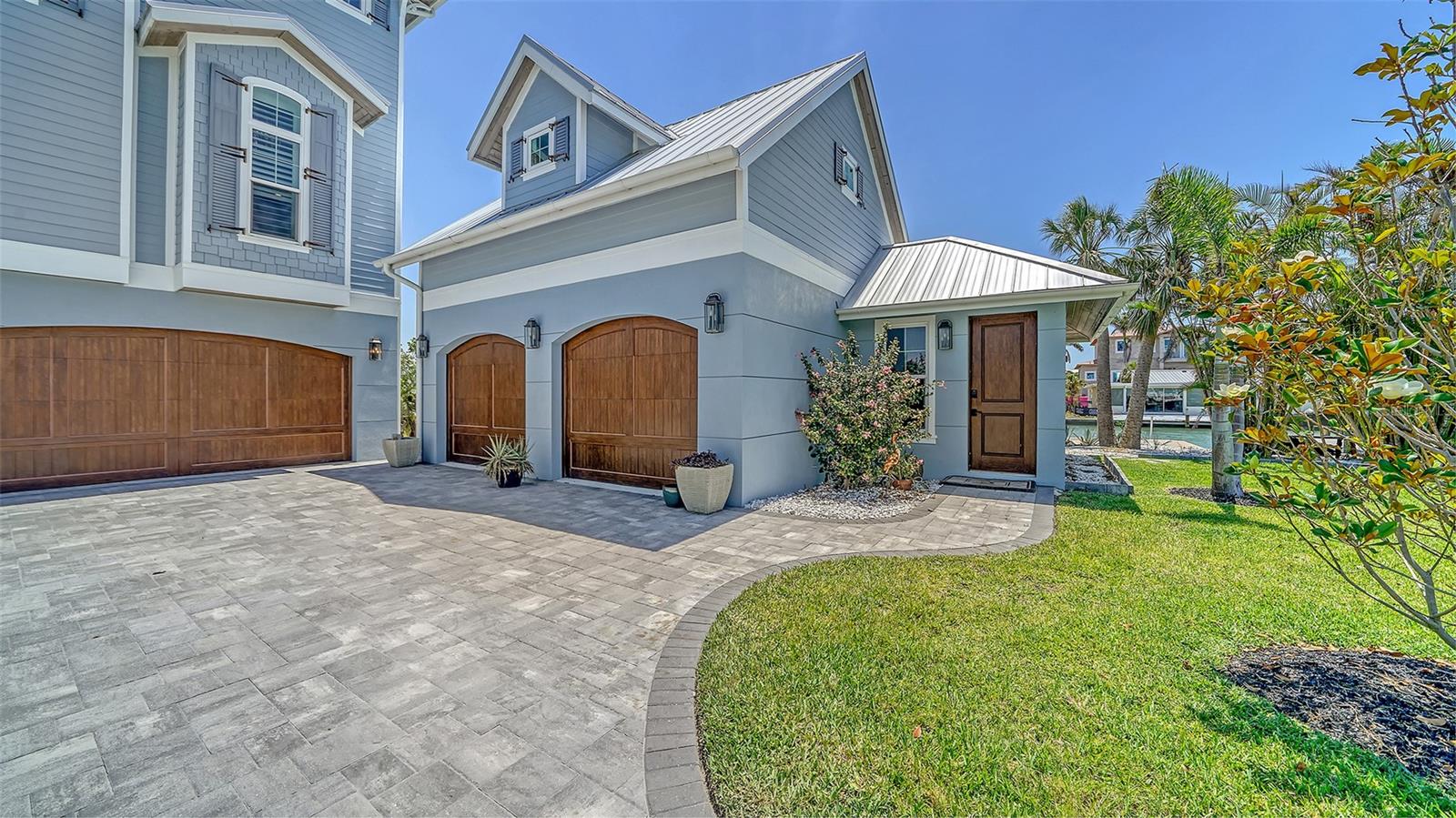 630 De Narvaez Dr Property Photo 12