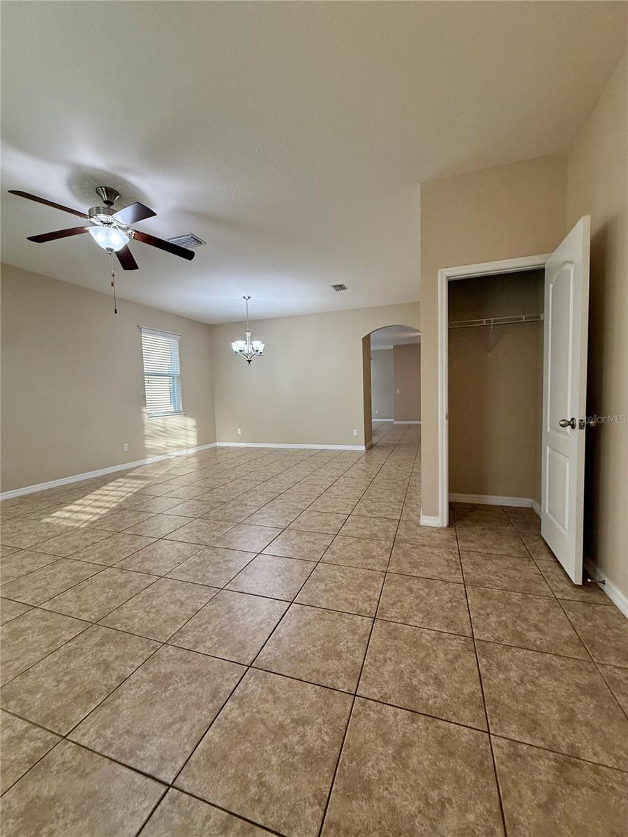 6121 35th Ct E Property Photo 6