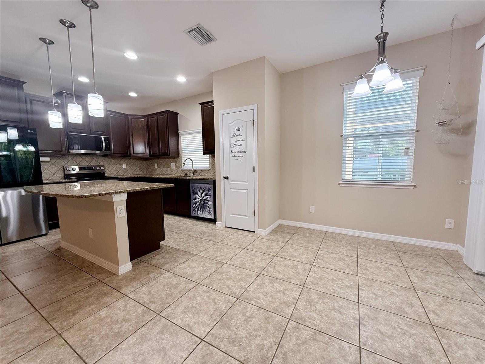 6121 35th Ct E Property Photo 13