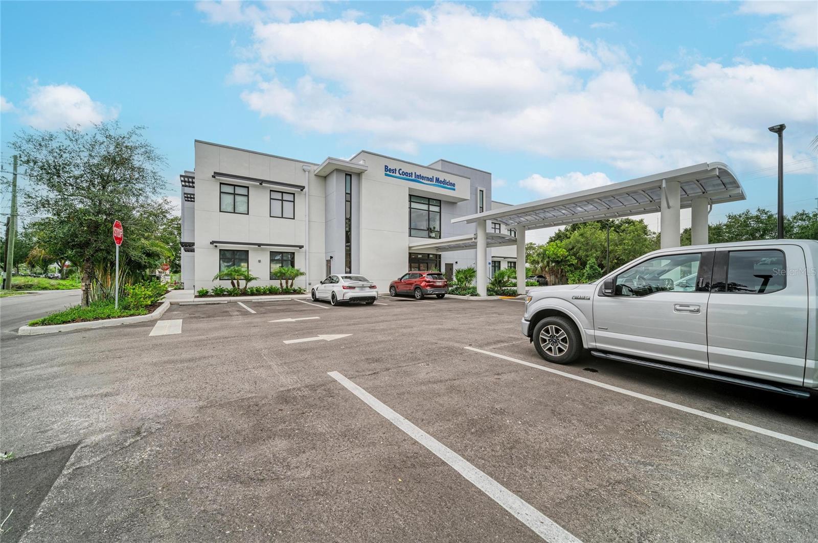 201 5th Avenue Dr E Property Photo 3