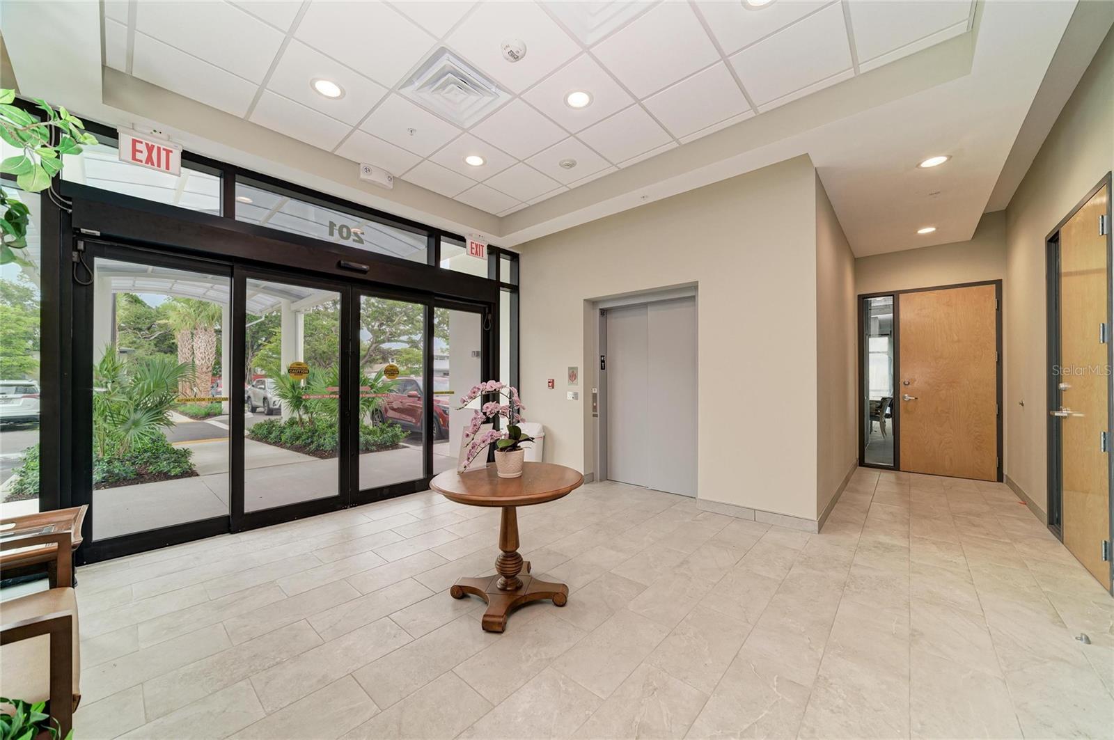 201 5th Avenue Dr E Property Photo 6
