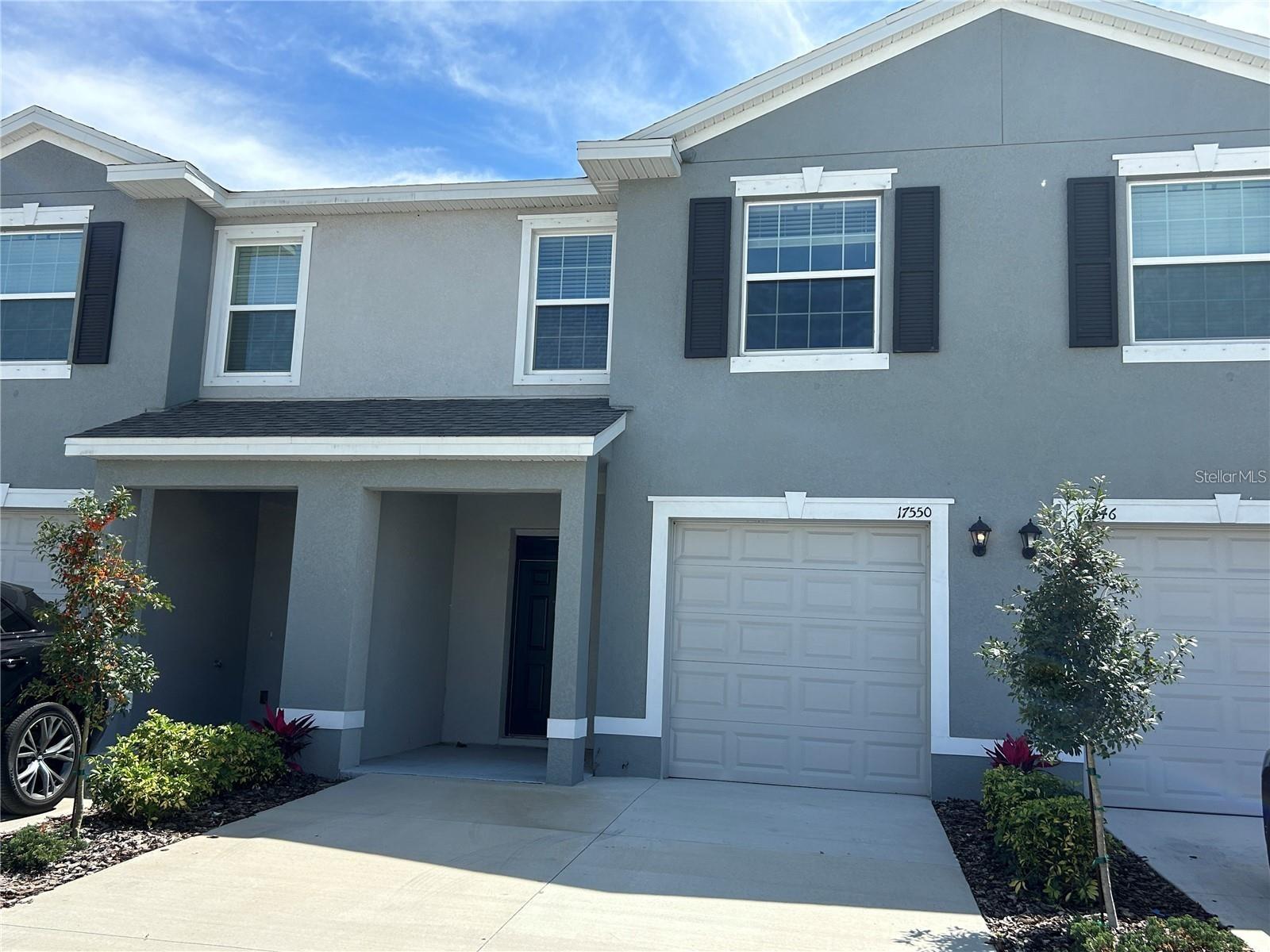 17550 Crescent Moon Loop Property Photo 2