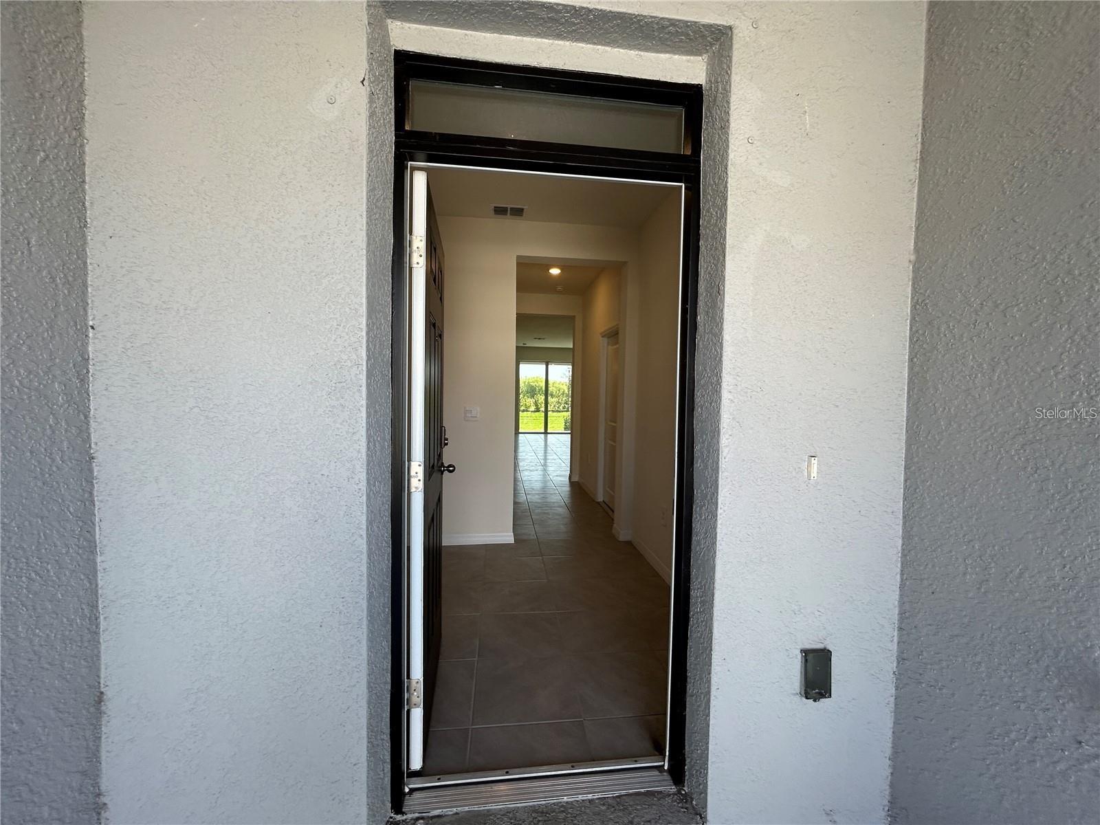 17550 Crescent Moon Loop Property Photo 3