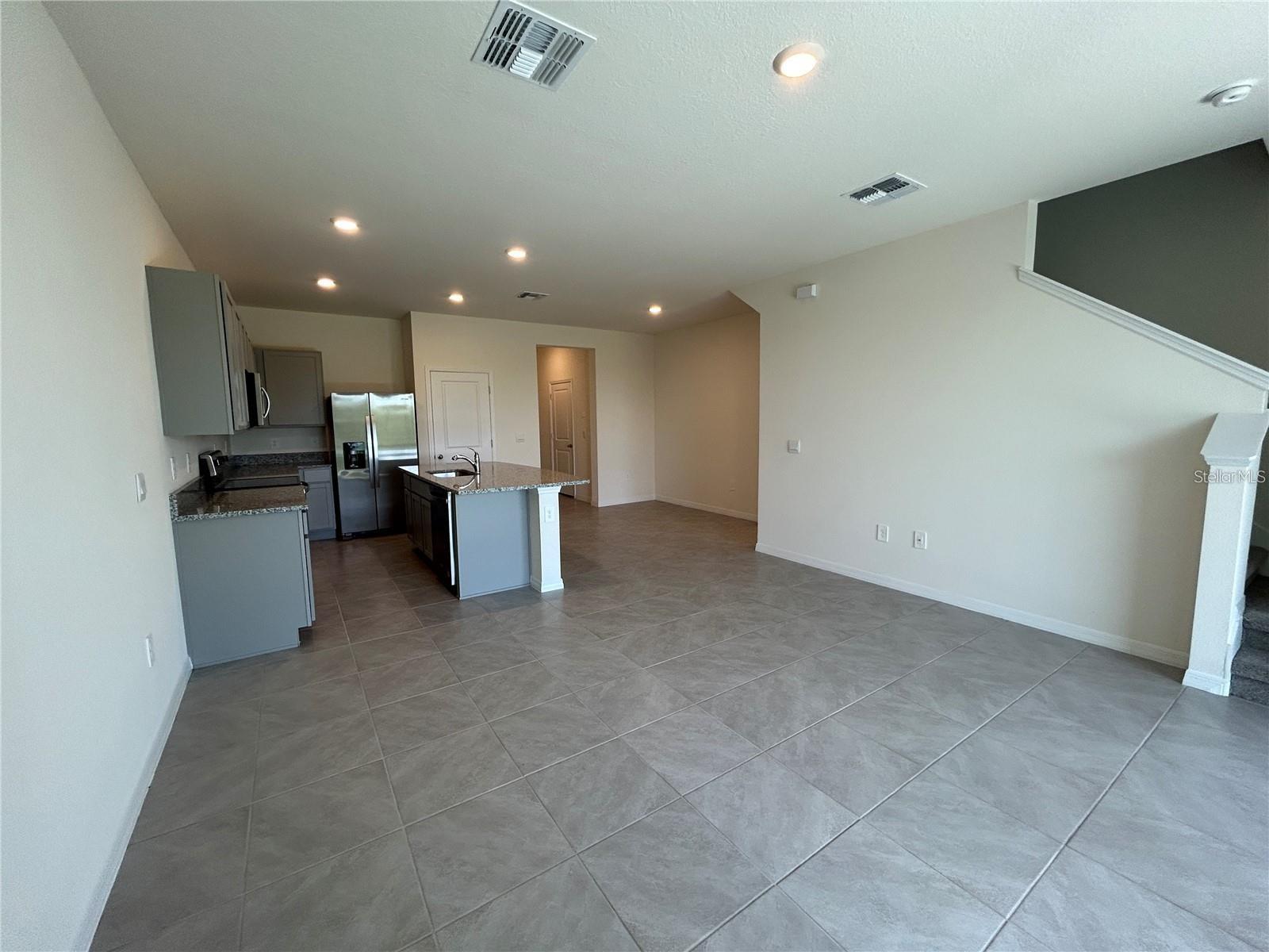 17550 Crescent Moon Loop Property Photo 10