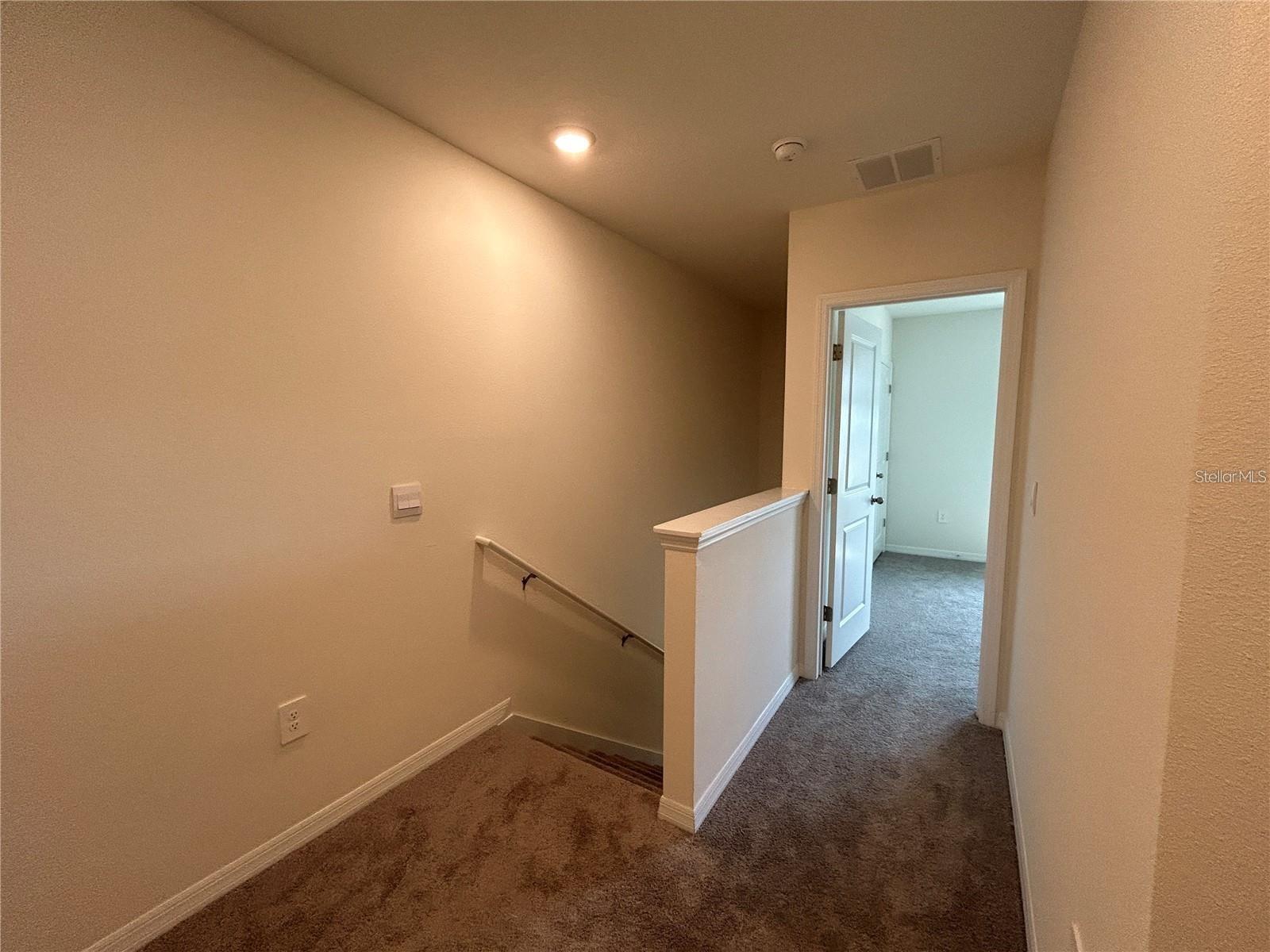 17550 Crescent Moon Loop Property Photo 13