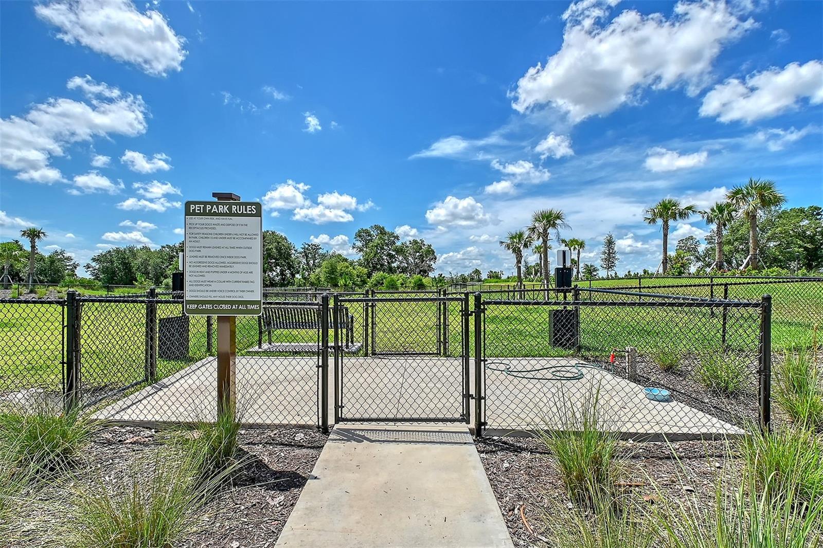 17550 Crescent Moon Loop Property Photo 74