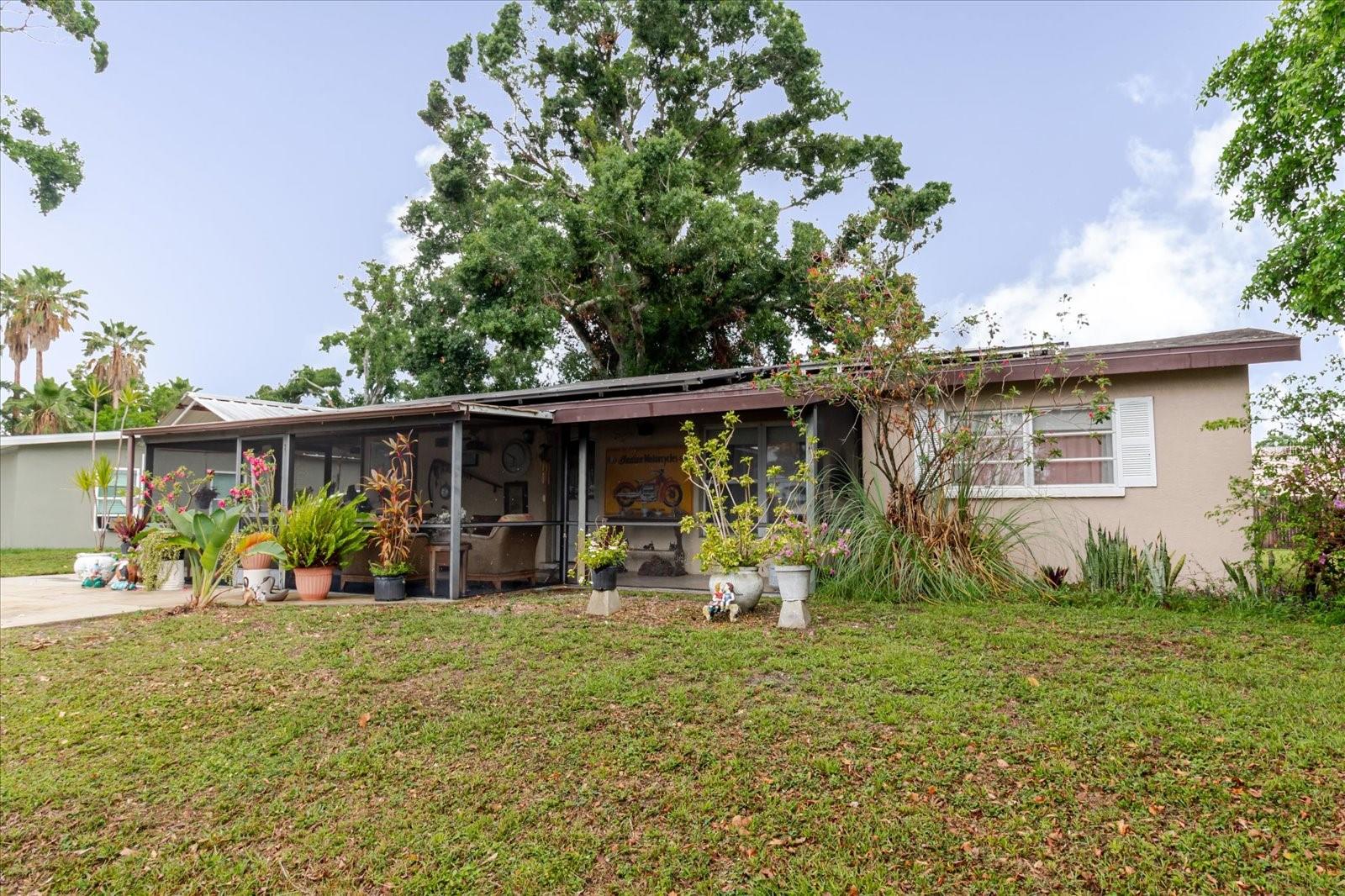 4015 Asbury Pl Property Photo 2