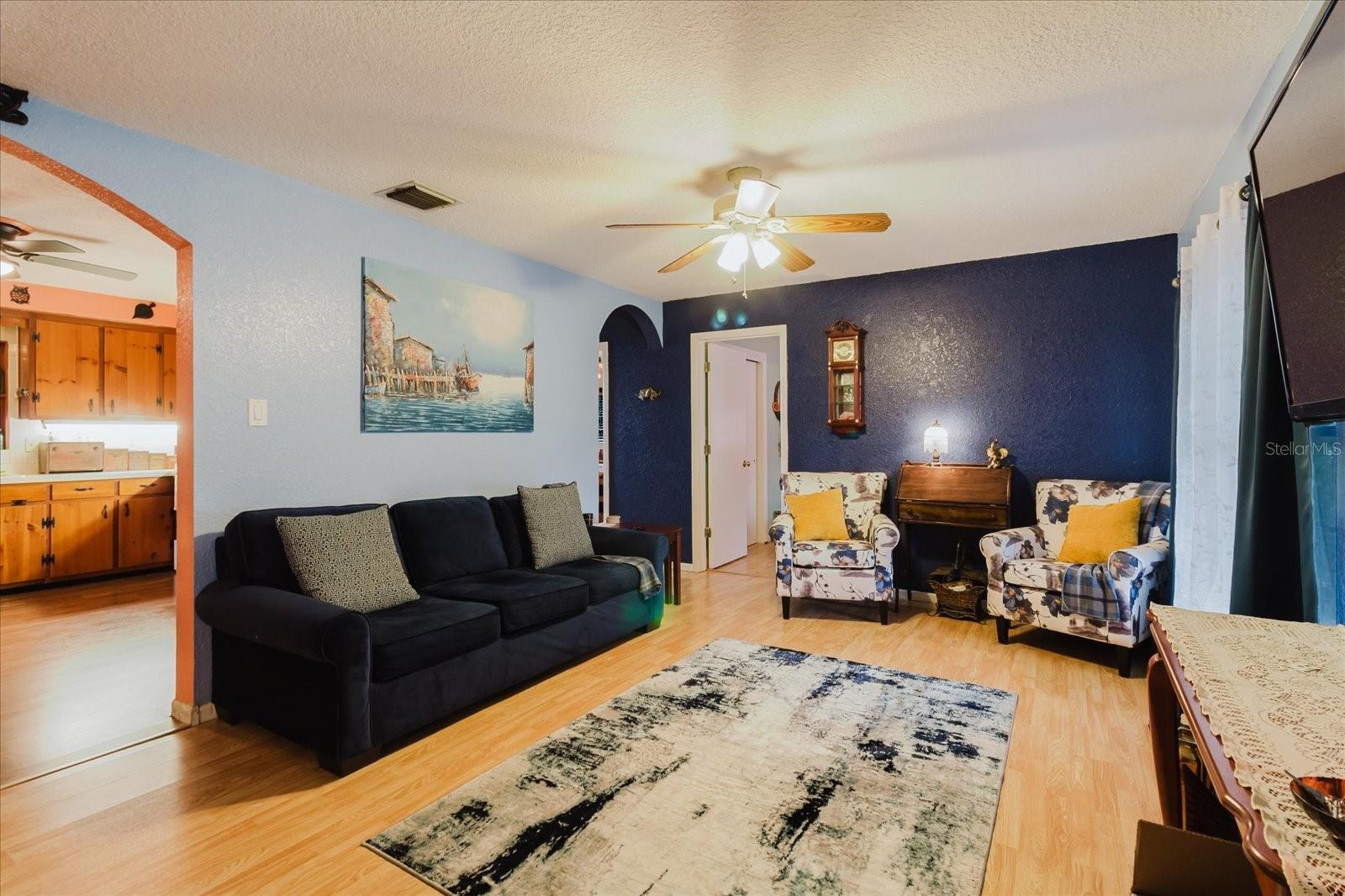 4015 Asbury Pl Property Photo 10