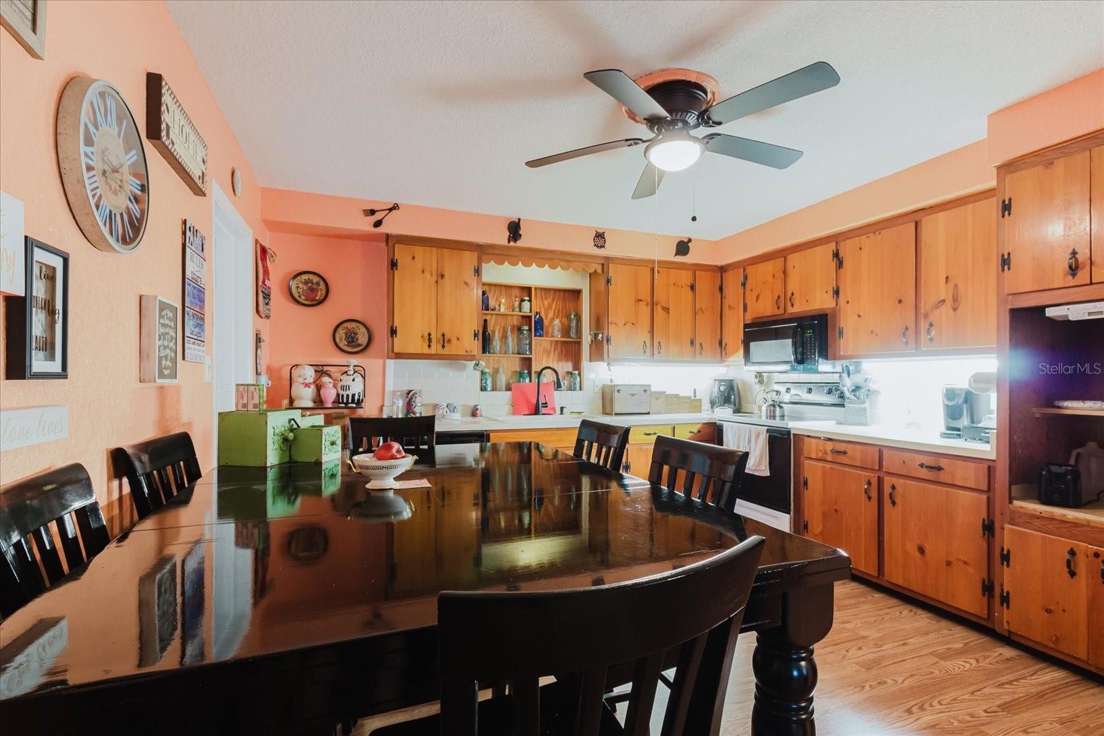 4015 Asbury Pl Property Photo 12