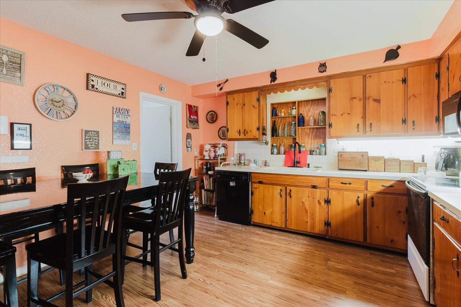 4015 Asbury Pl Property Photo 14