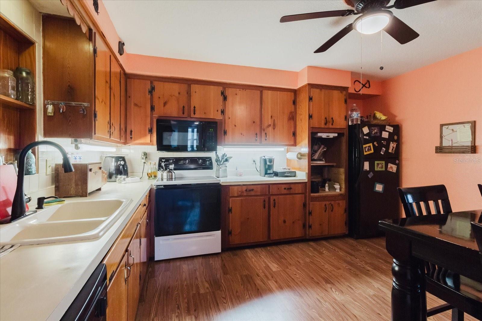 4015 Asbury Pl Property Photo 16