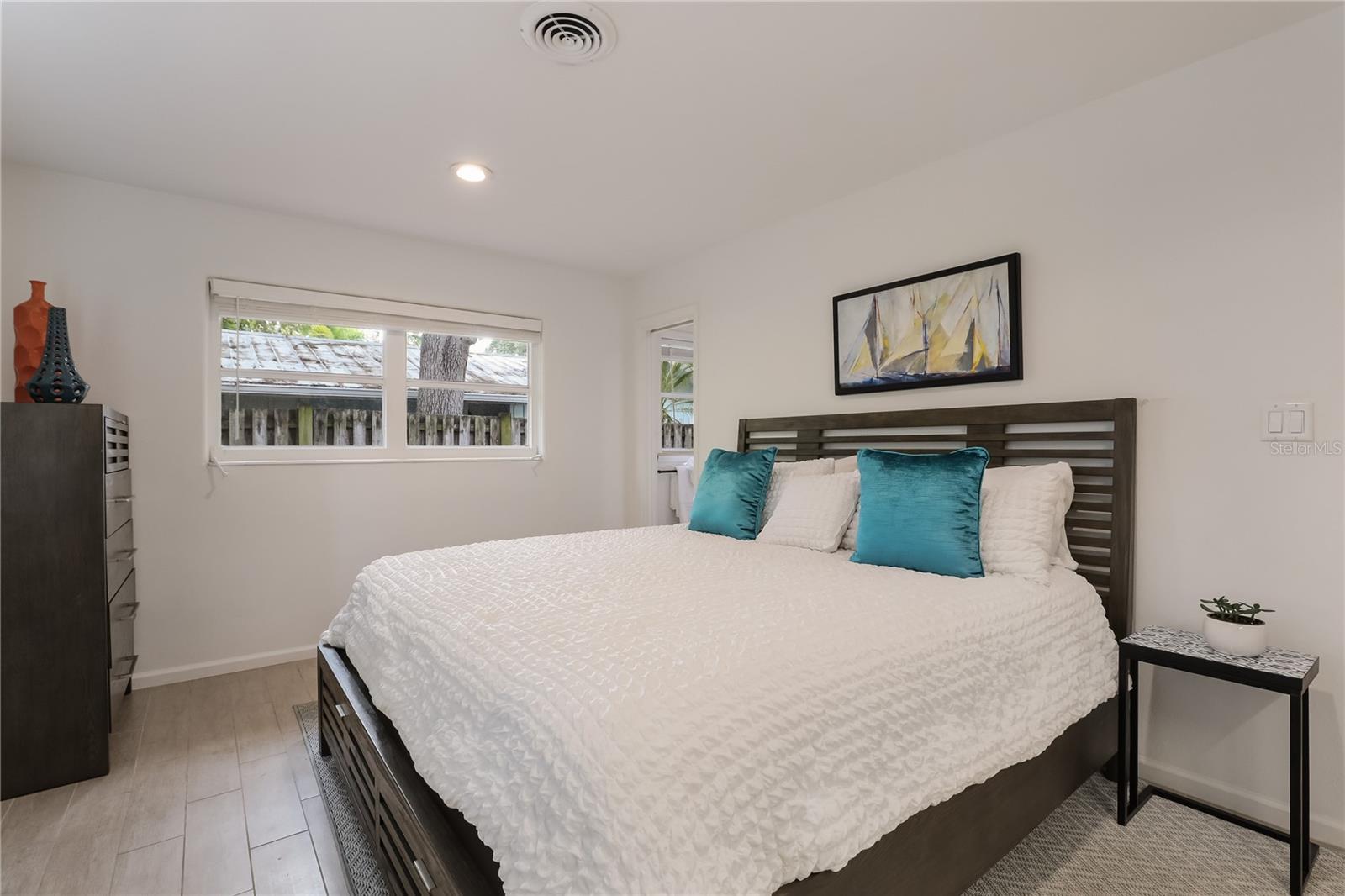 2266 Clematis St Property Photo 16