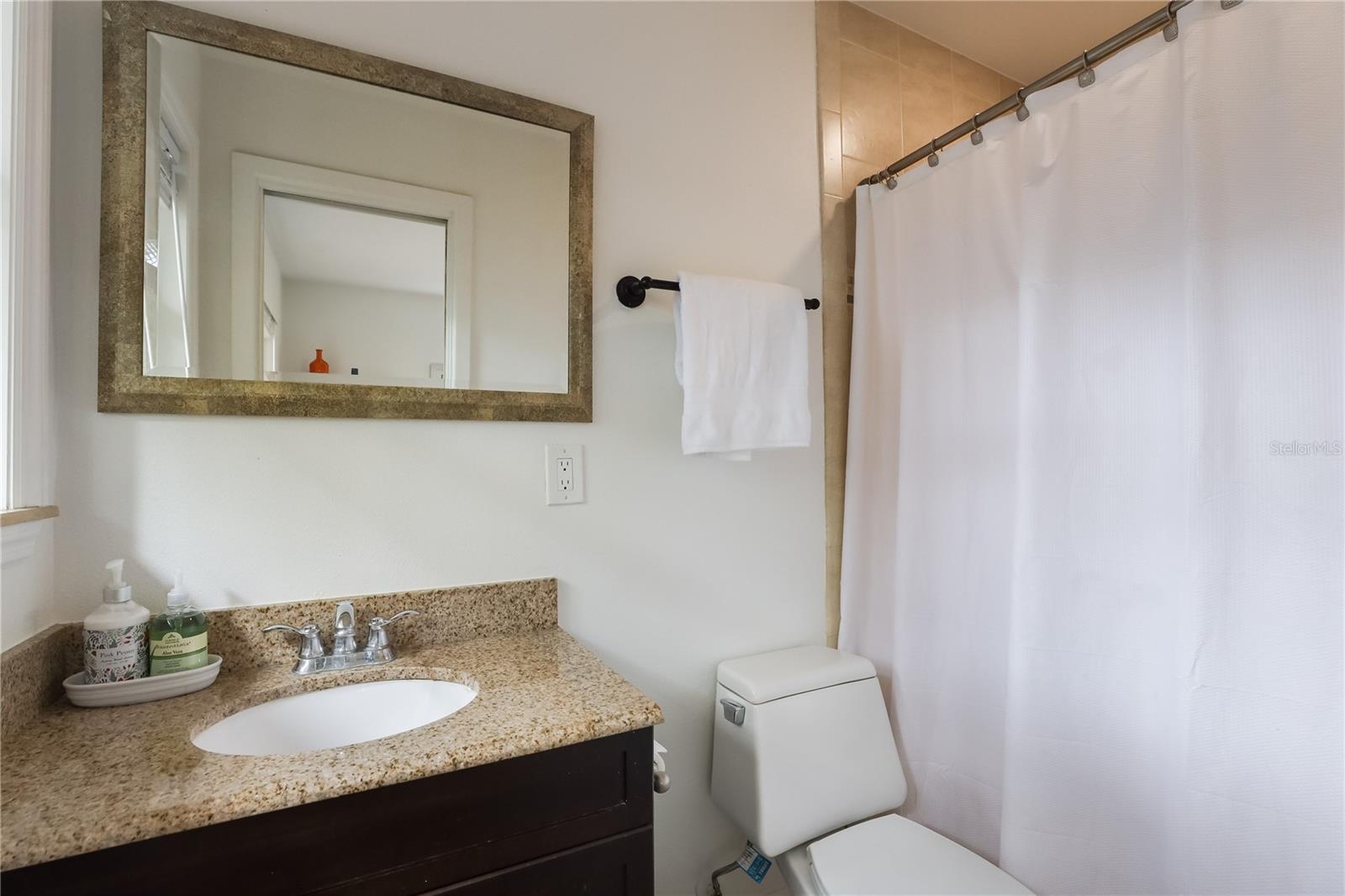 2266 Clematis St Property Photo 17