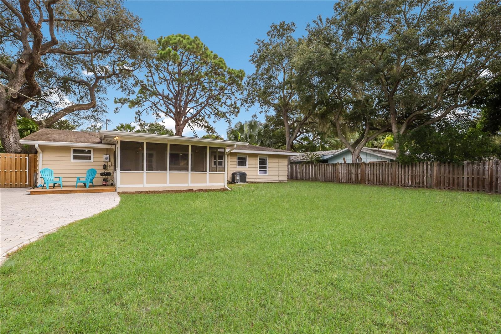 2266 Clematis St Property Photo 19
